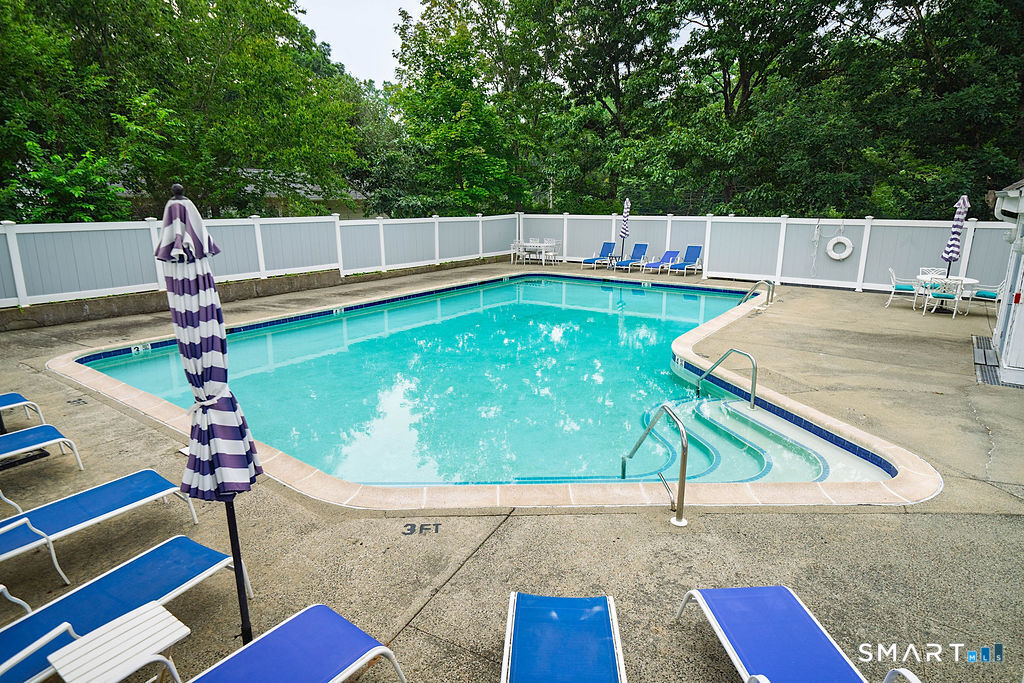 Photo 37 of 233 Mansfield Grove Road, East Haven, CT