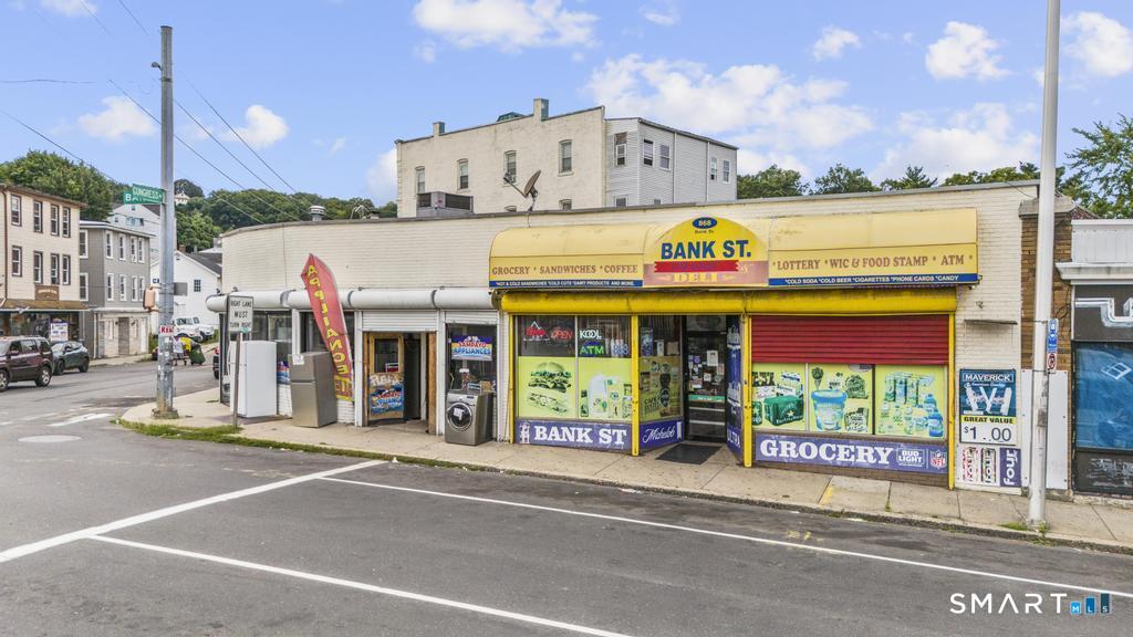 872 Bank Street photo 4