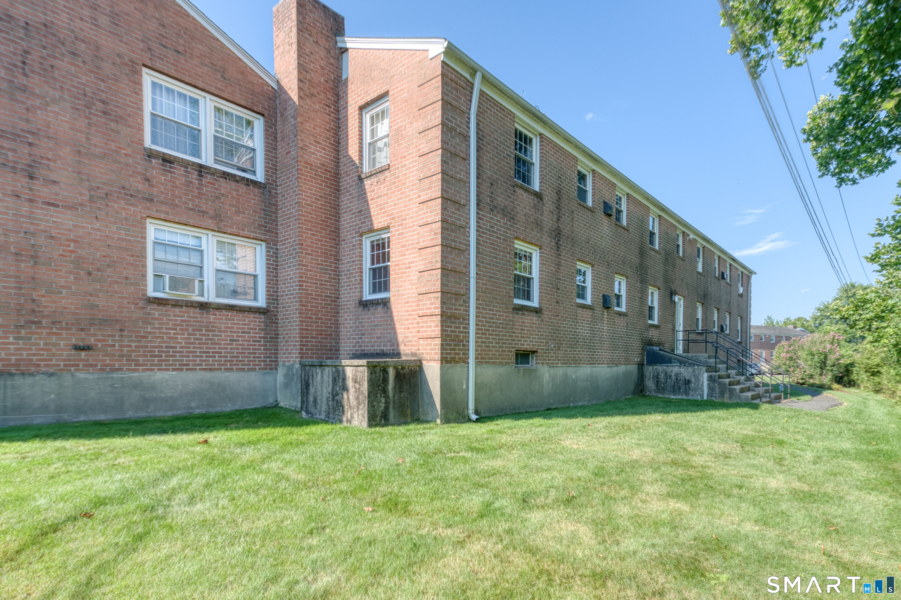 24th image of 45 Brewster Rd #B, Glastonbury, CT 06033 | MLS# 24198064