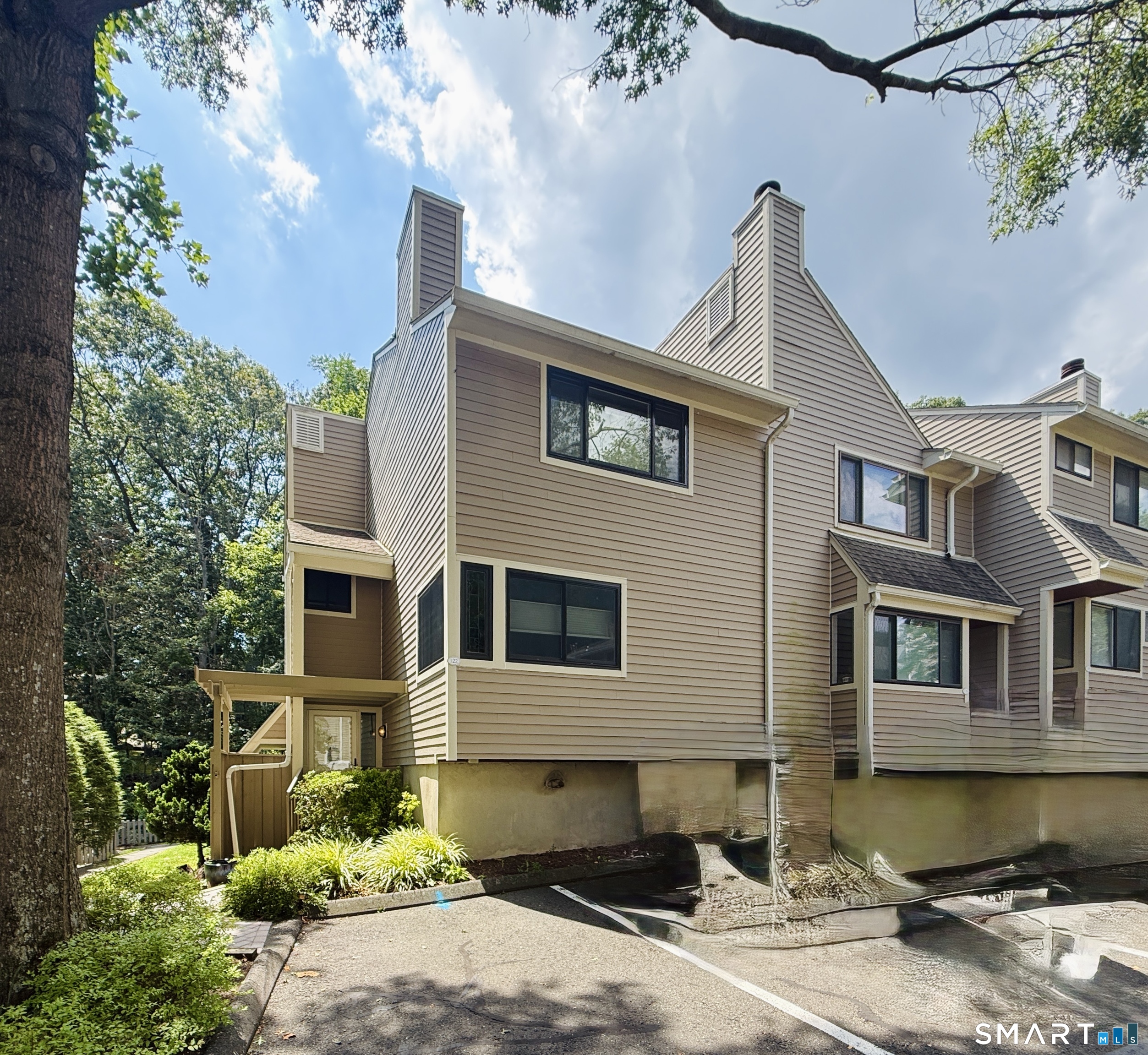 122 Sunrise Hill Road, Norwalk, Connecticut photo 1