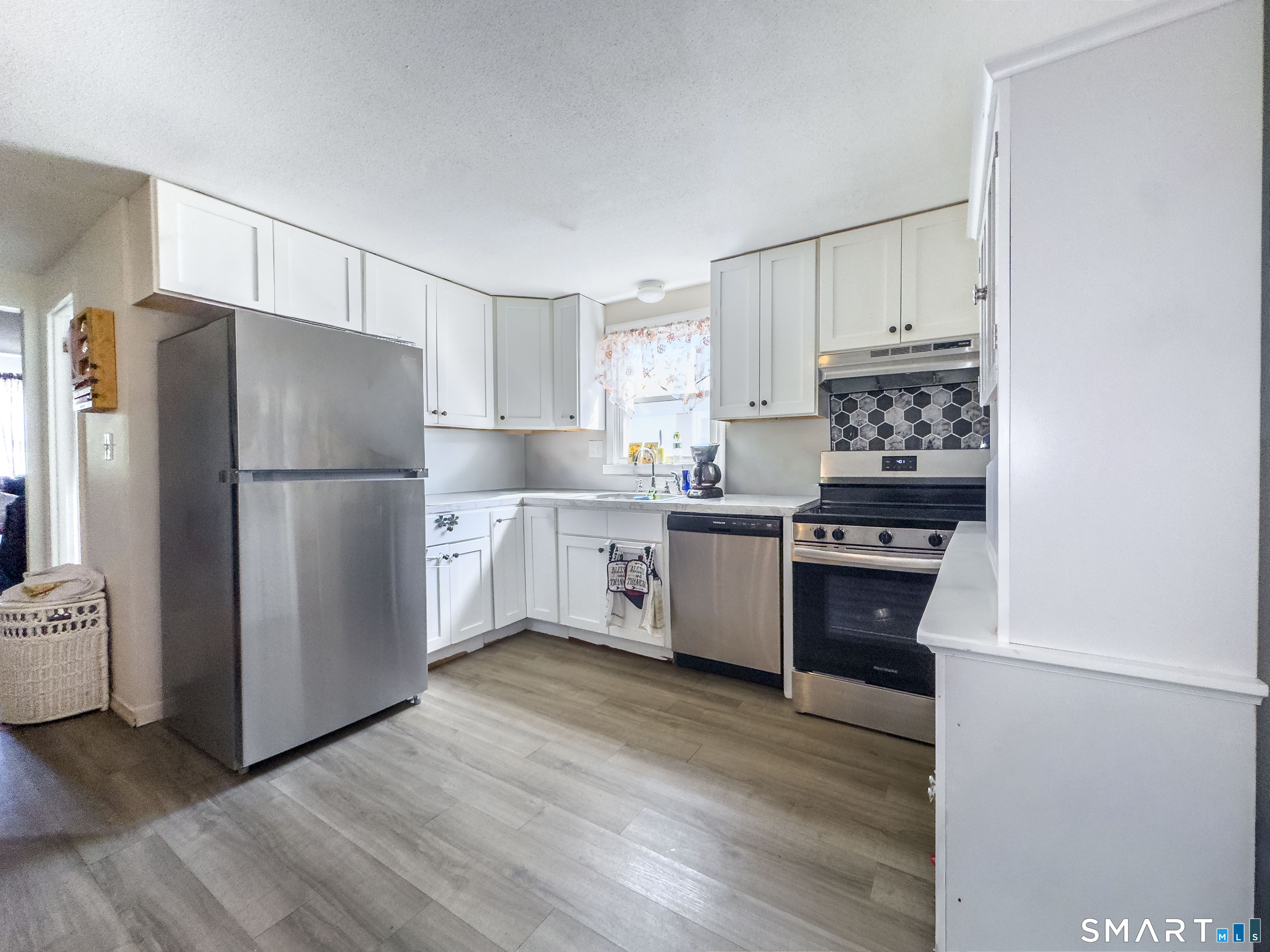 15-17 Leichtner Drive photo 20