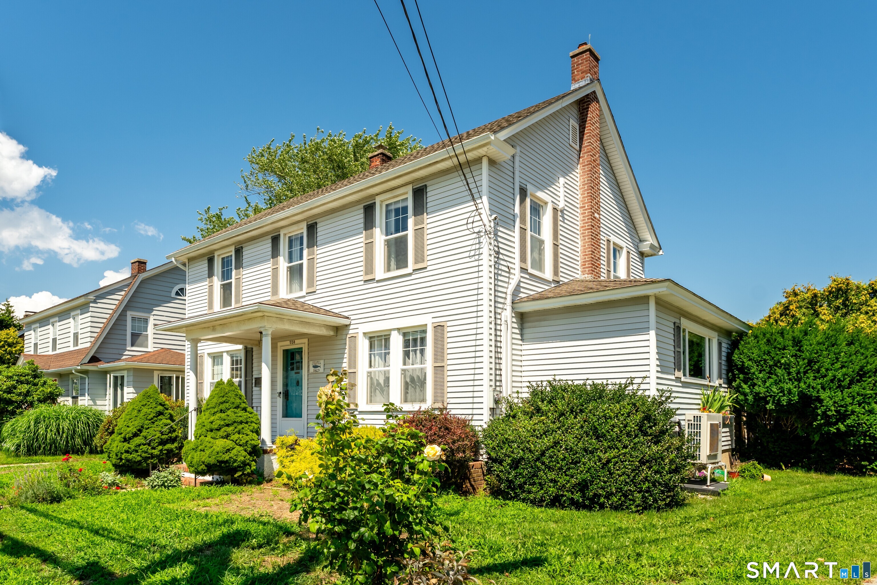 558 Ocean Avenue photo 4