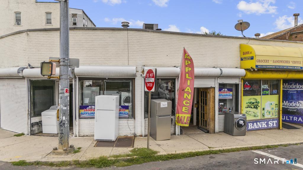 872 Bank Street photo 7