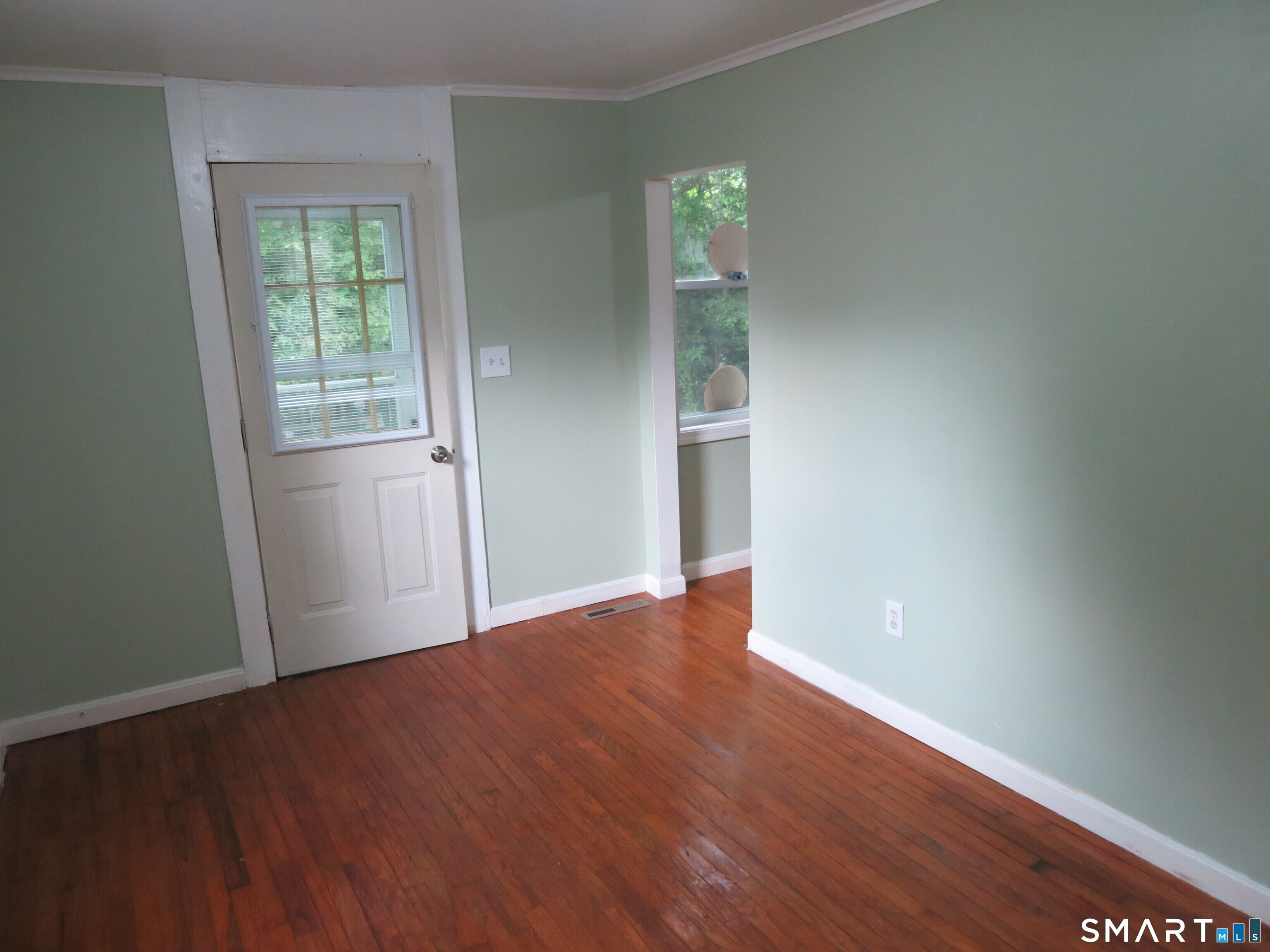 Photo 3 of House for sale at 983 Riverside Dr, North Grosvenordale, CT 06255 | MLS# 24198176 | Listing updated on 2026-08-13