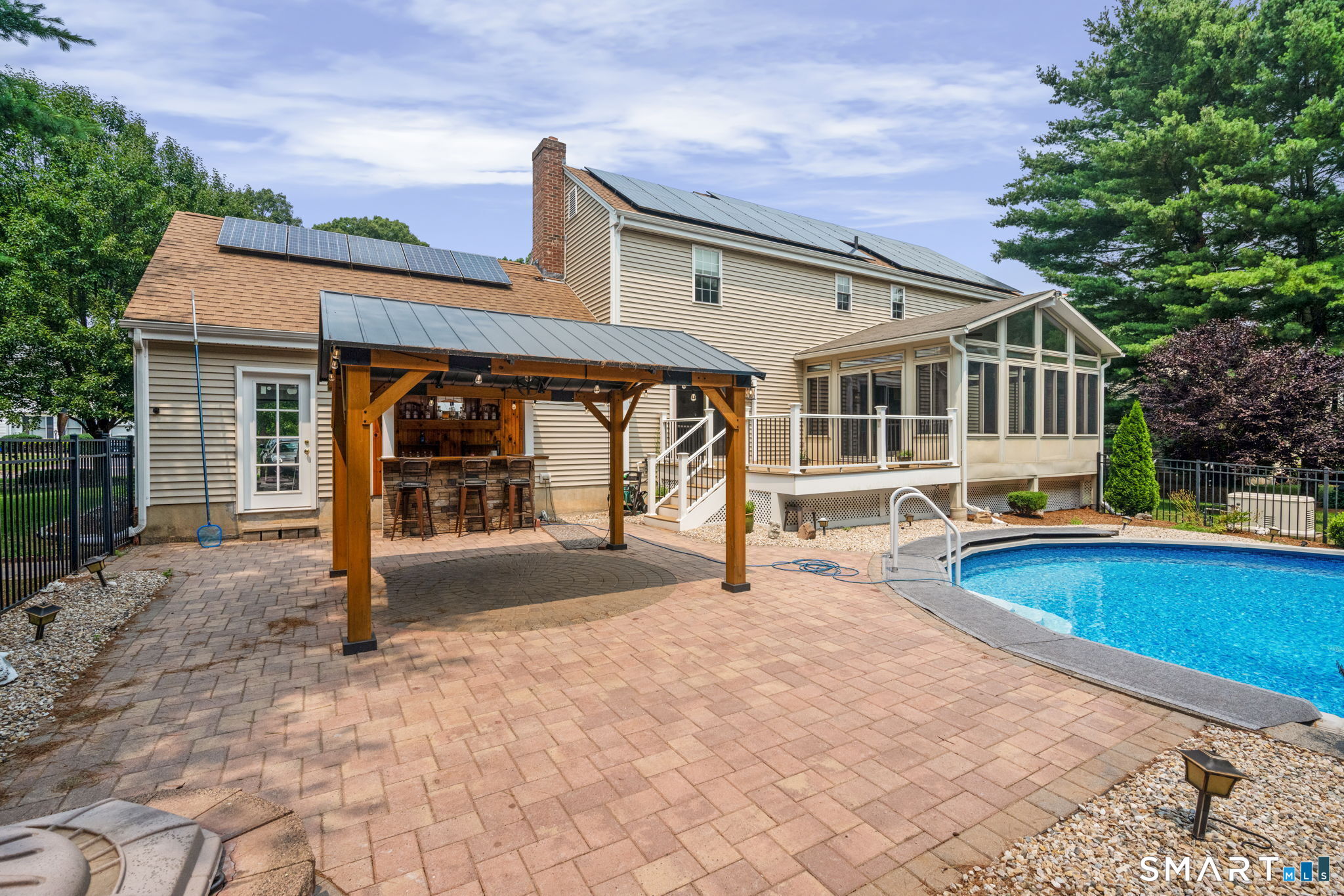 260 Lexington Road photo 3