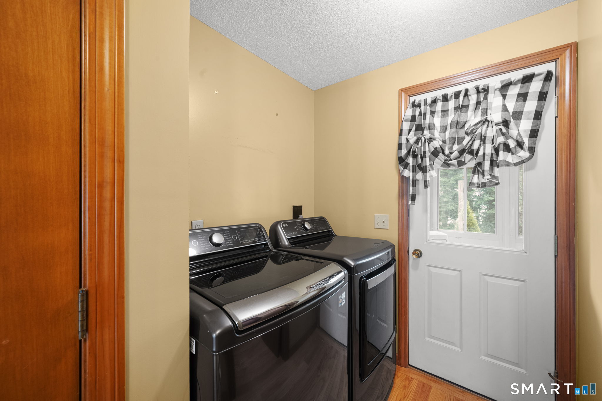 260 Lexington Road photo 21