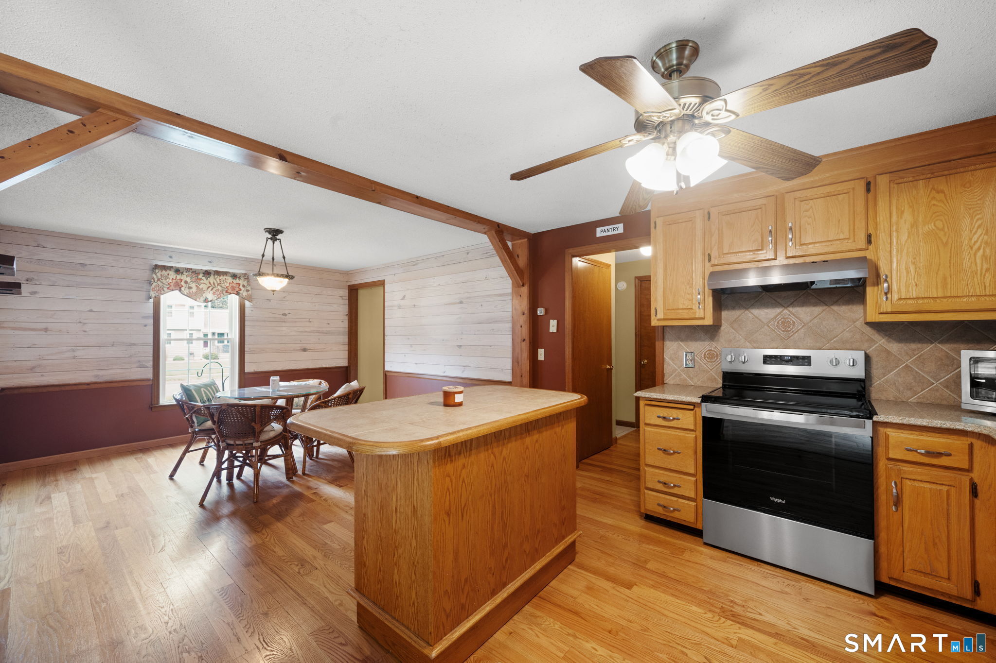 260 Lexington Road photo 8