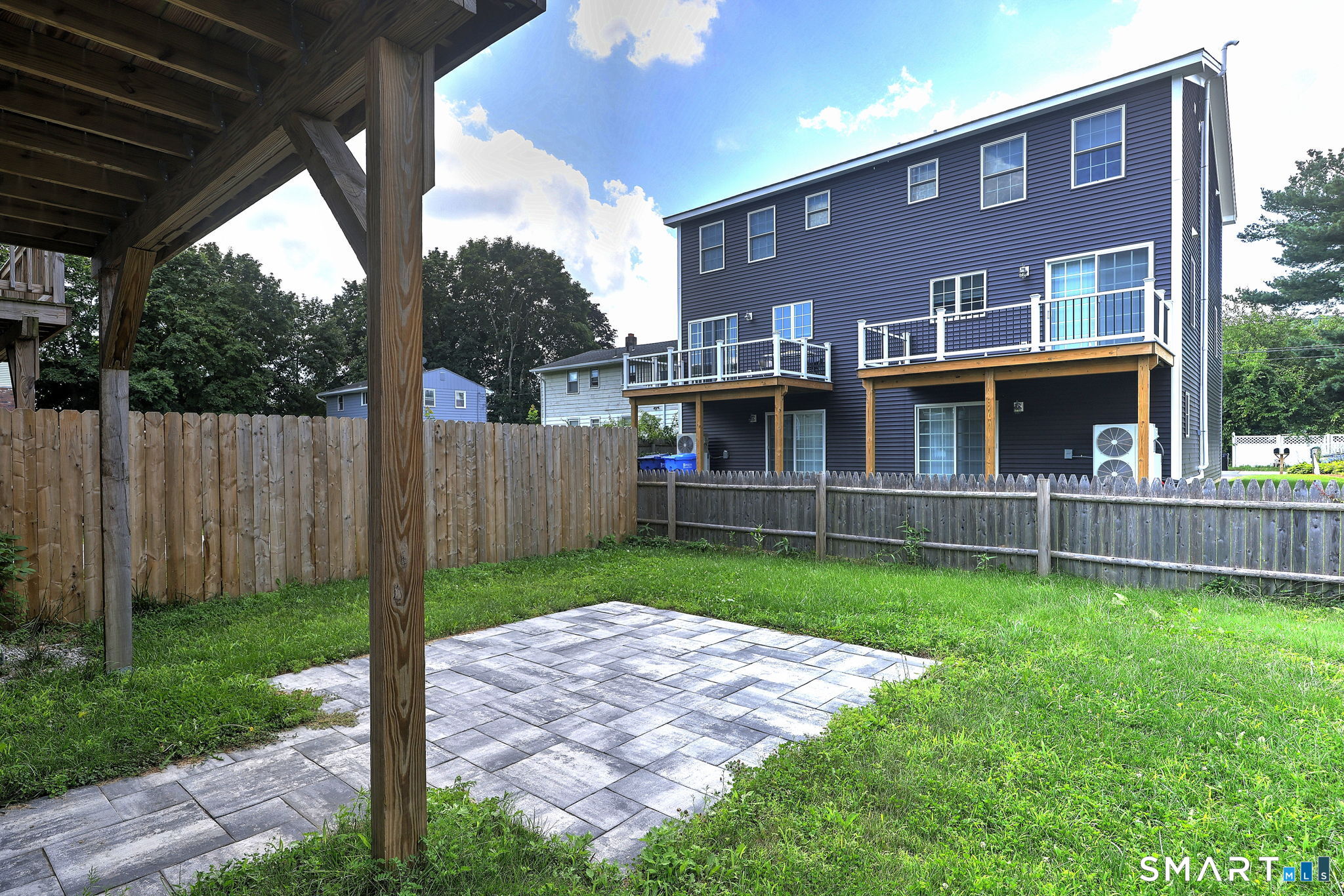 1686 Litchfield Turnpike  Unit #B photo 3