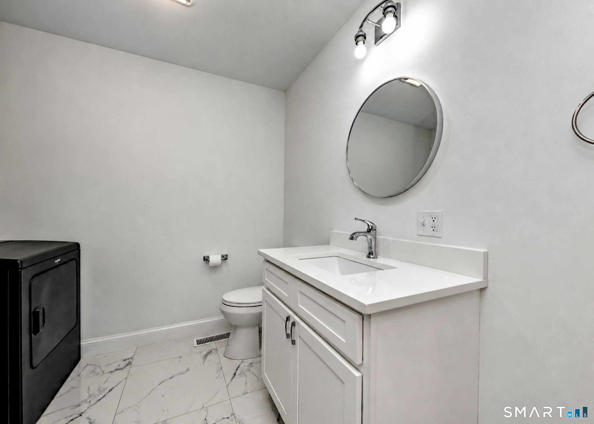 1686 Litchfield Turnpike  Unit #B photo 16