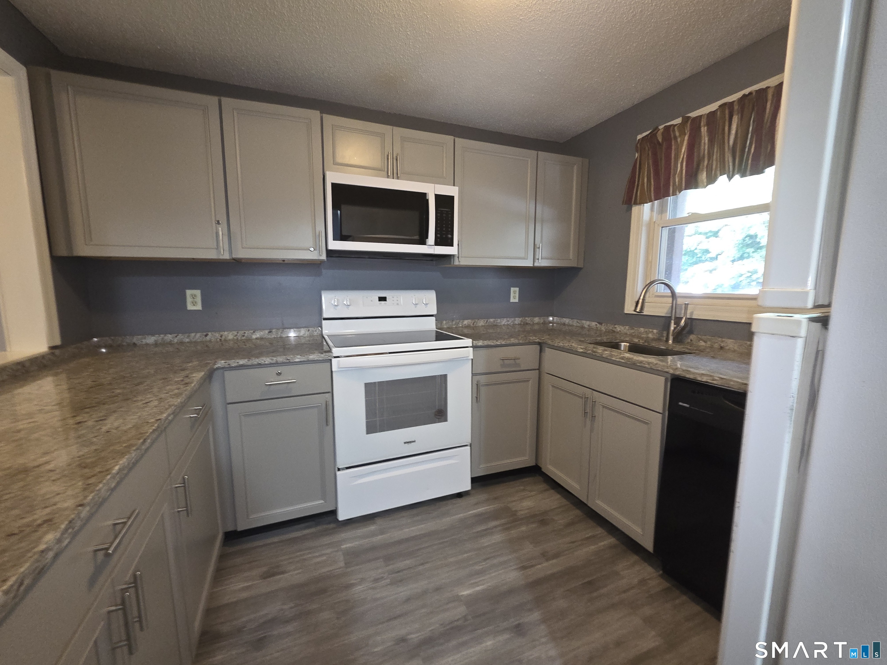 883 Rubber Avenue Unit #2 photo 3