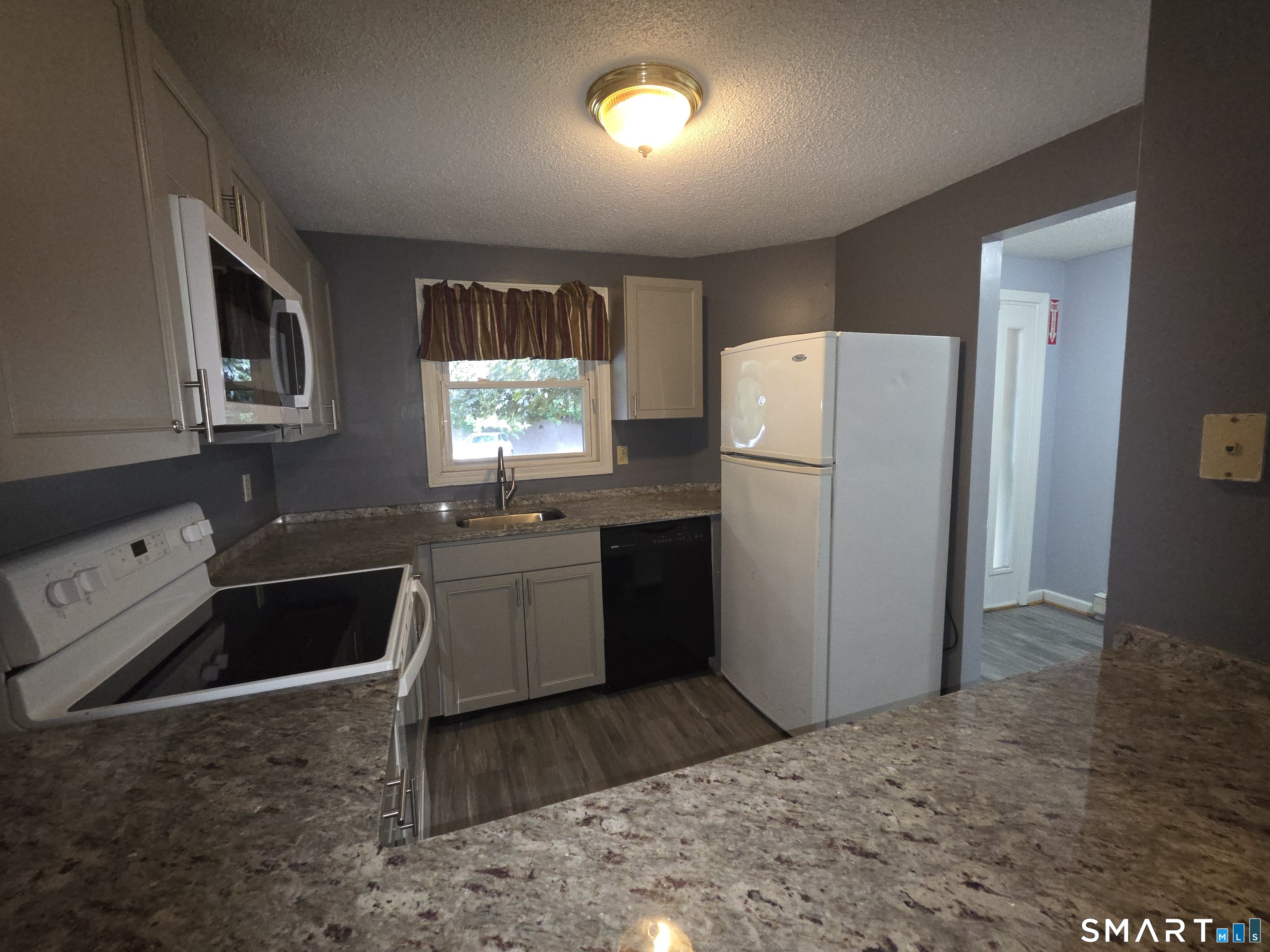 883 Rubber Avenue Unit #2 photo 4