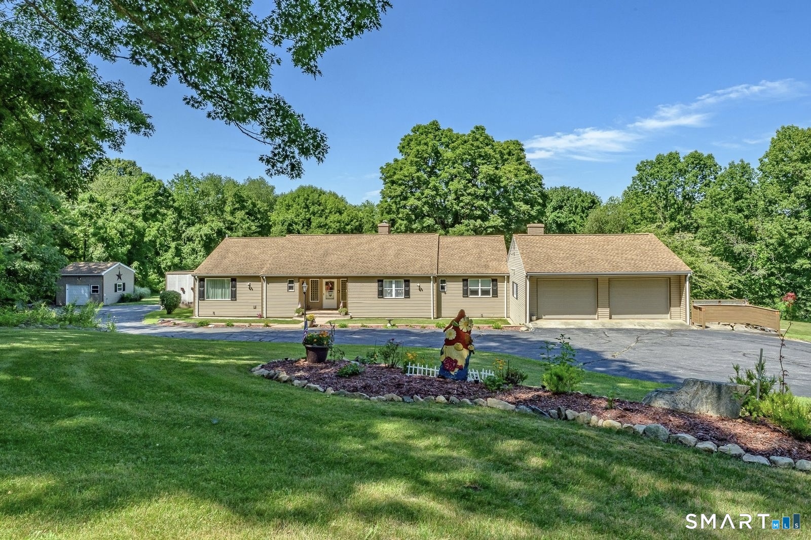 689 Squaw Rock Road photo 2
