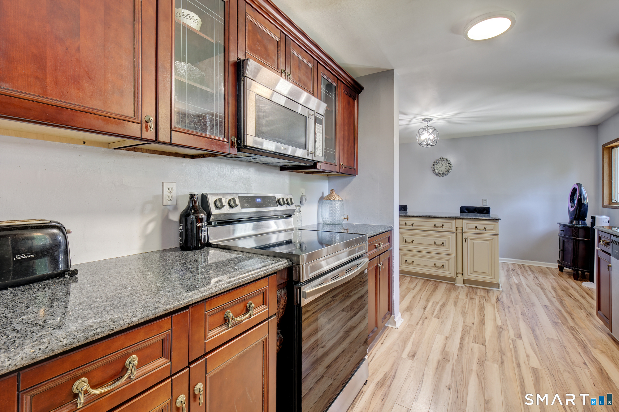 236 Ridgewood Road photo 5