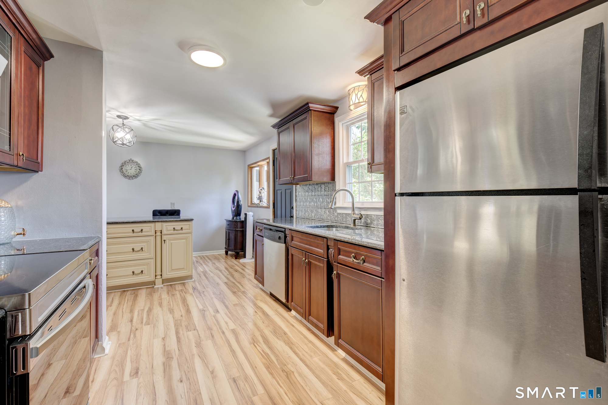 236 Ridgewood Road photo 4