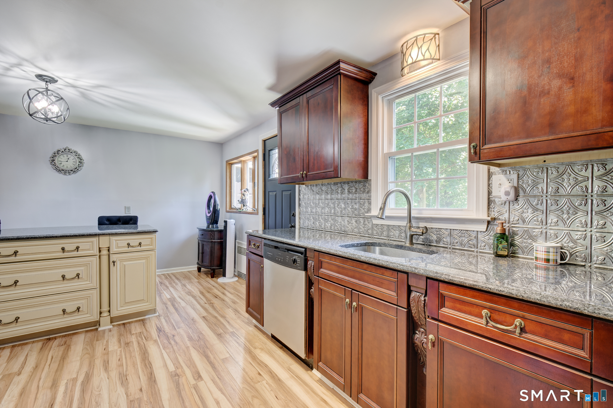 236 Ridgewood Road photo 2