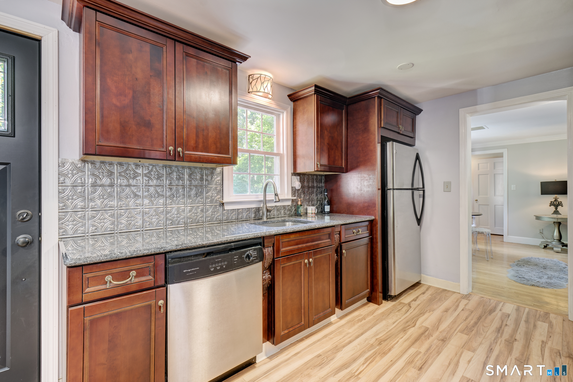 236 Ridgewood Road photo 3