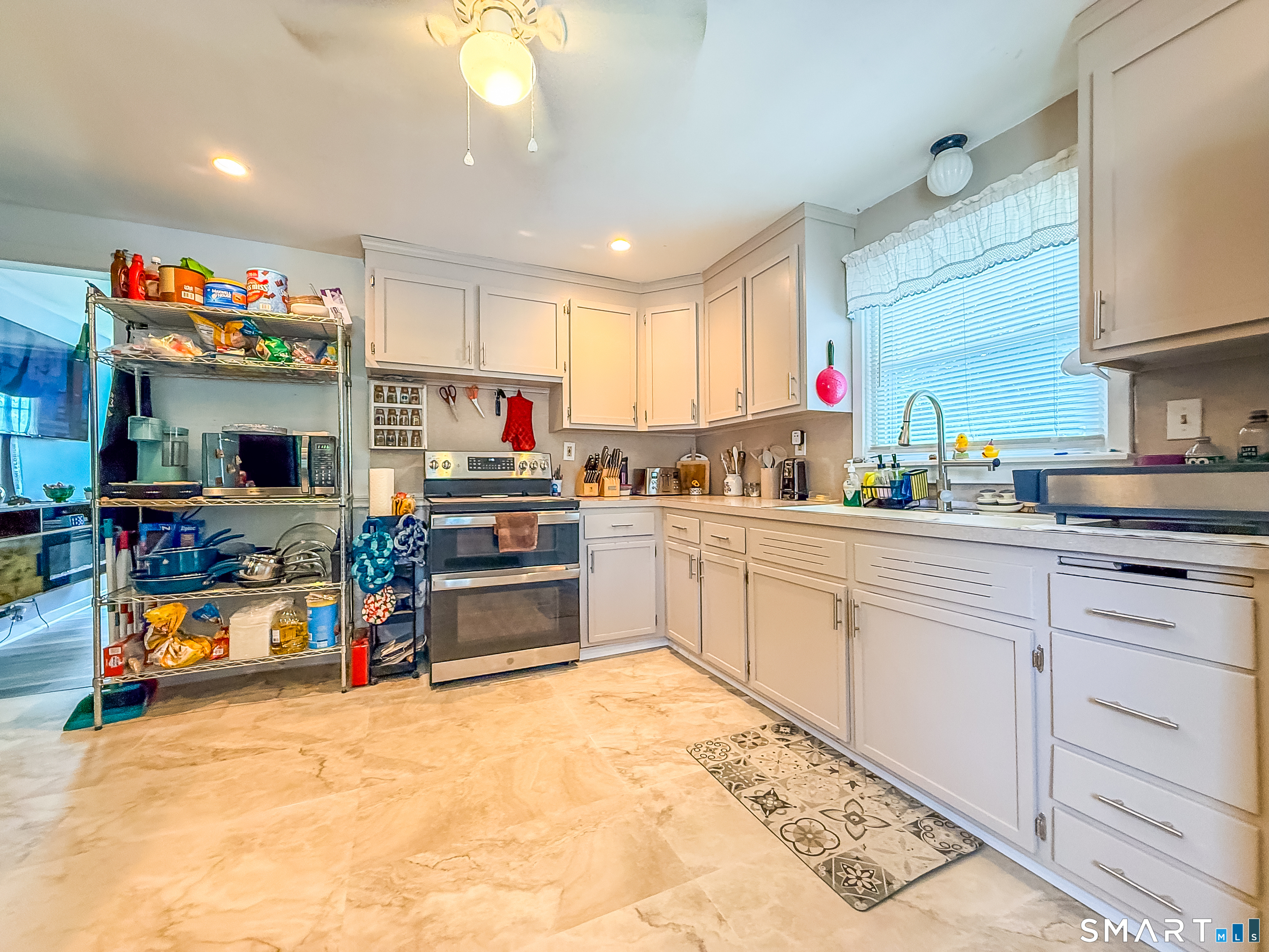 image of 394 W Washington St, Bristol, CT 06010 | MLS# 24198003