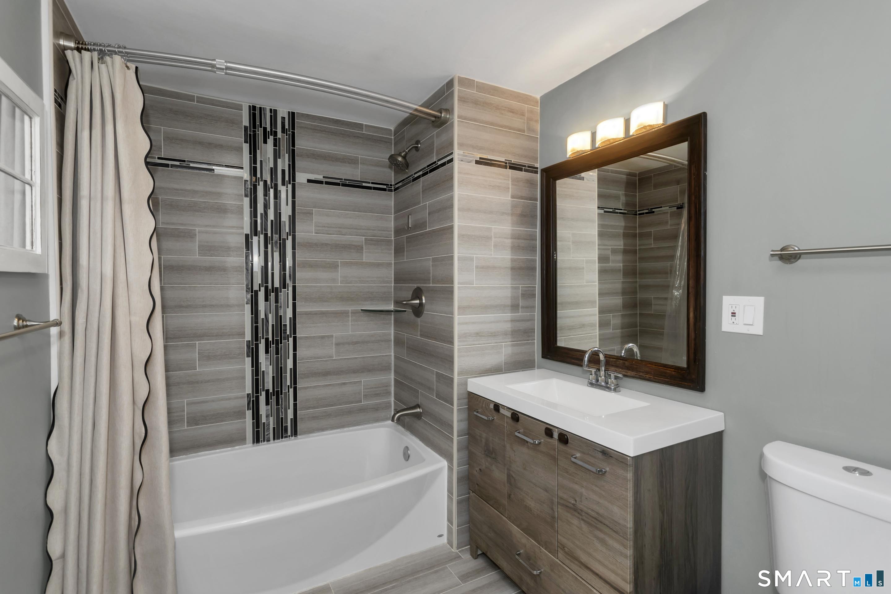 63 Stoughton Road photo 22