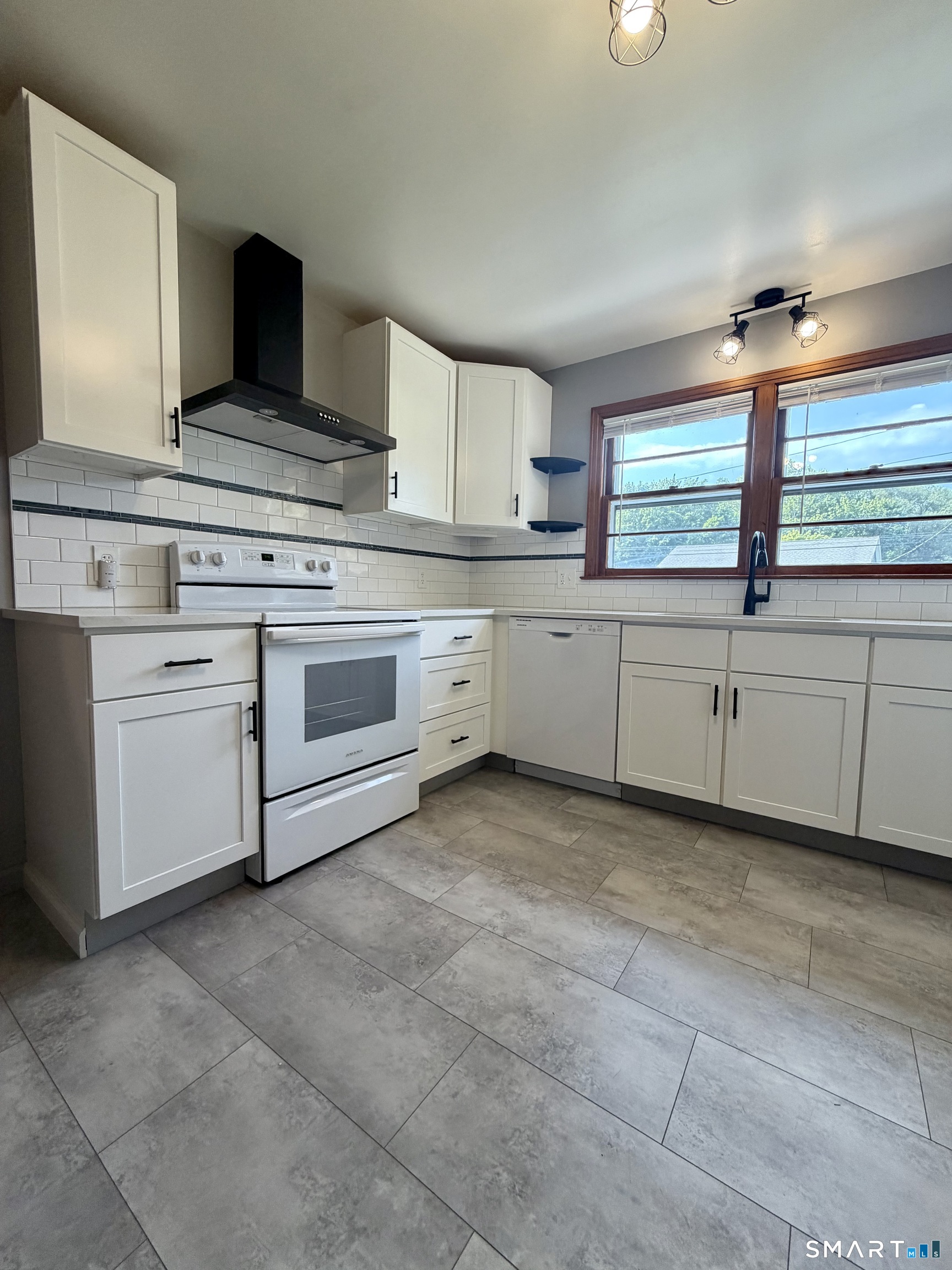 110 Collett Street photo 3