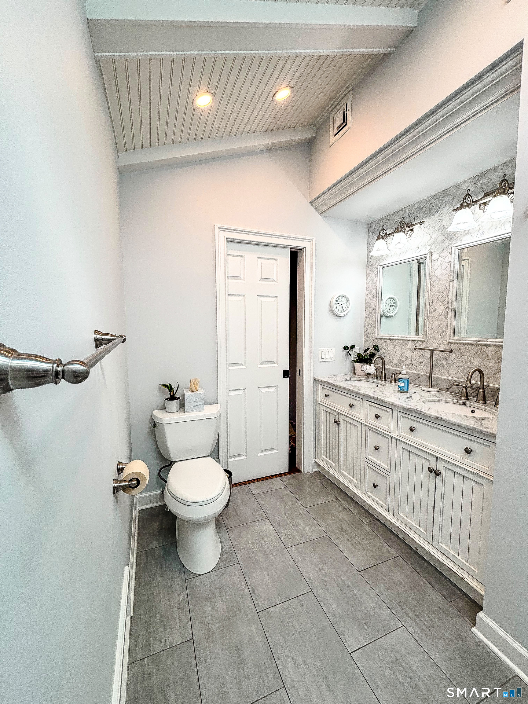 120 Pilgrim Drive photo 23
