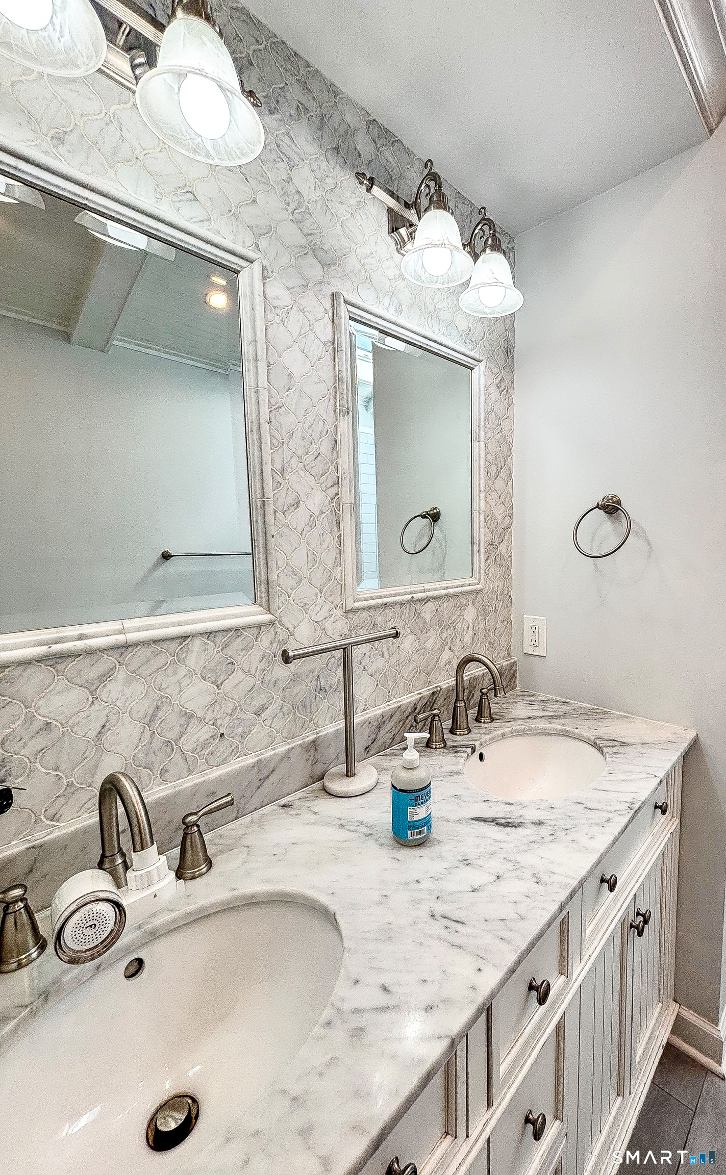 120 Pilgrim Drive photo 25
