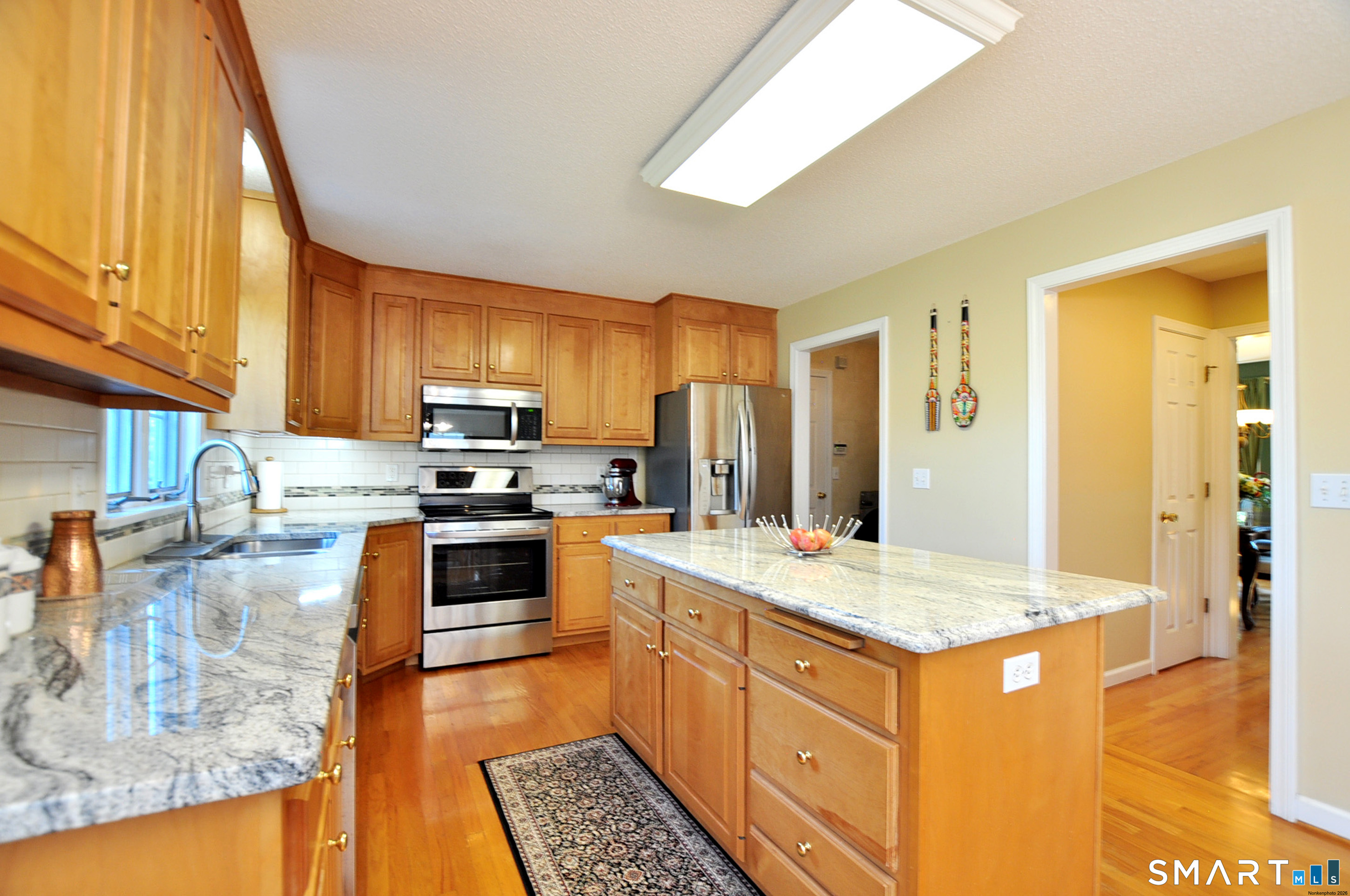 87 Gilbert Lane photo 18