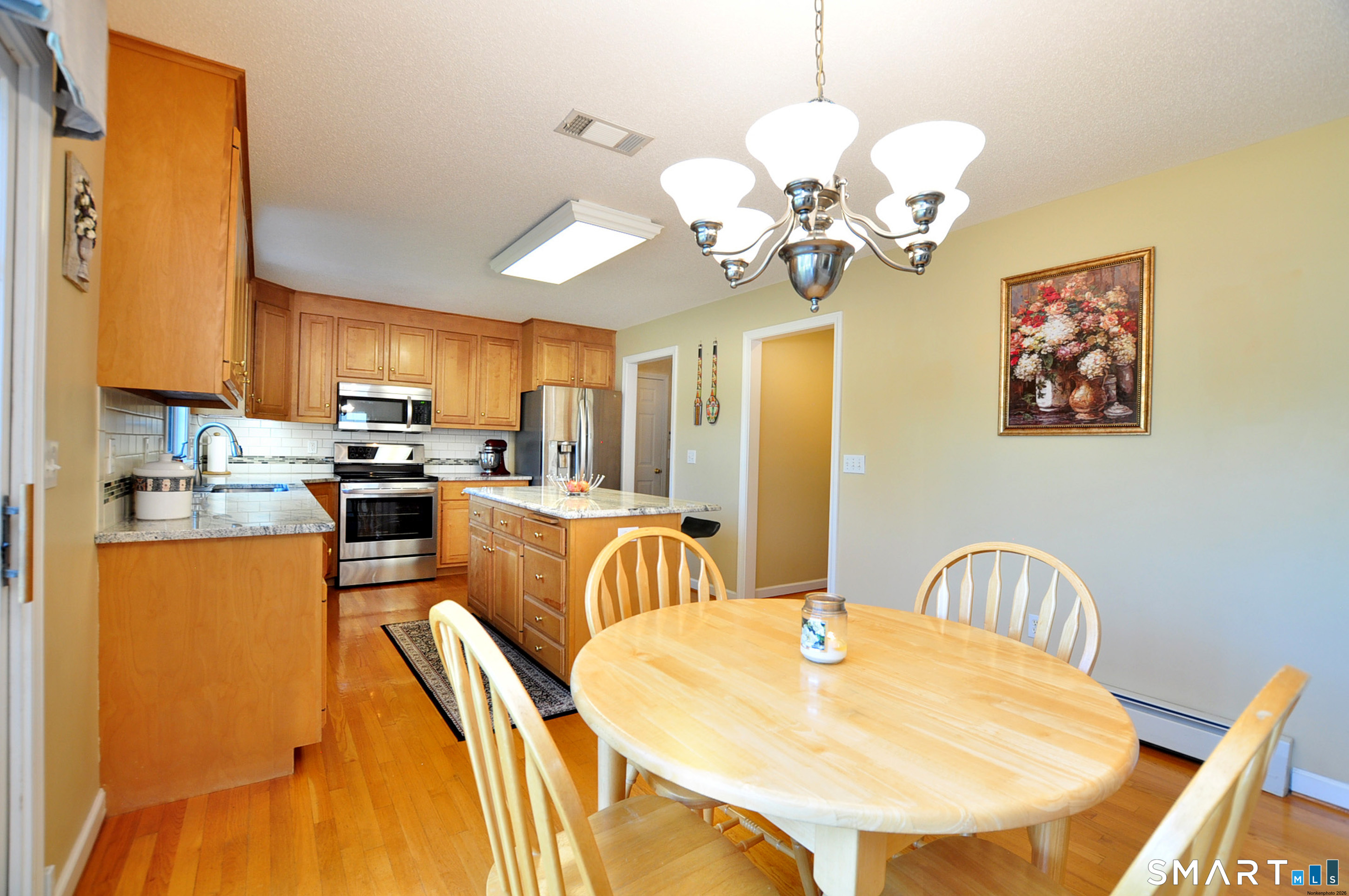 87 Gilbert Lane photo 19