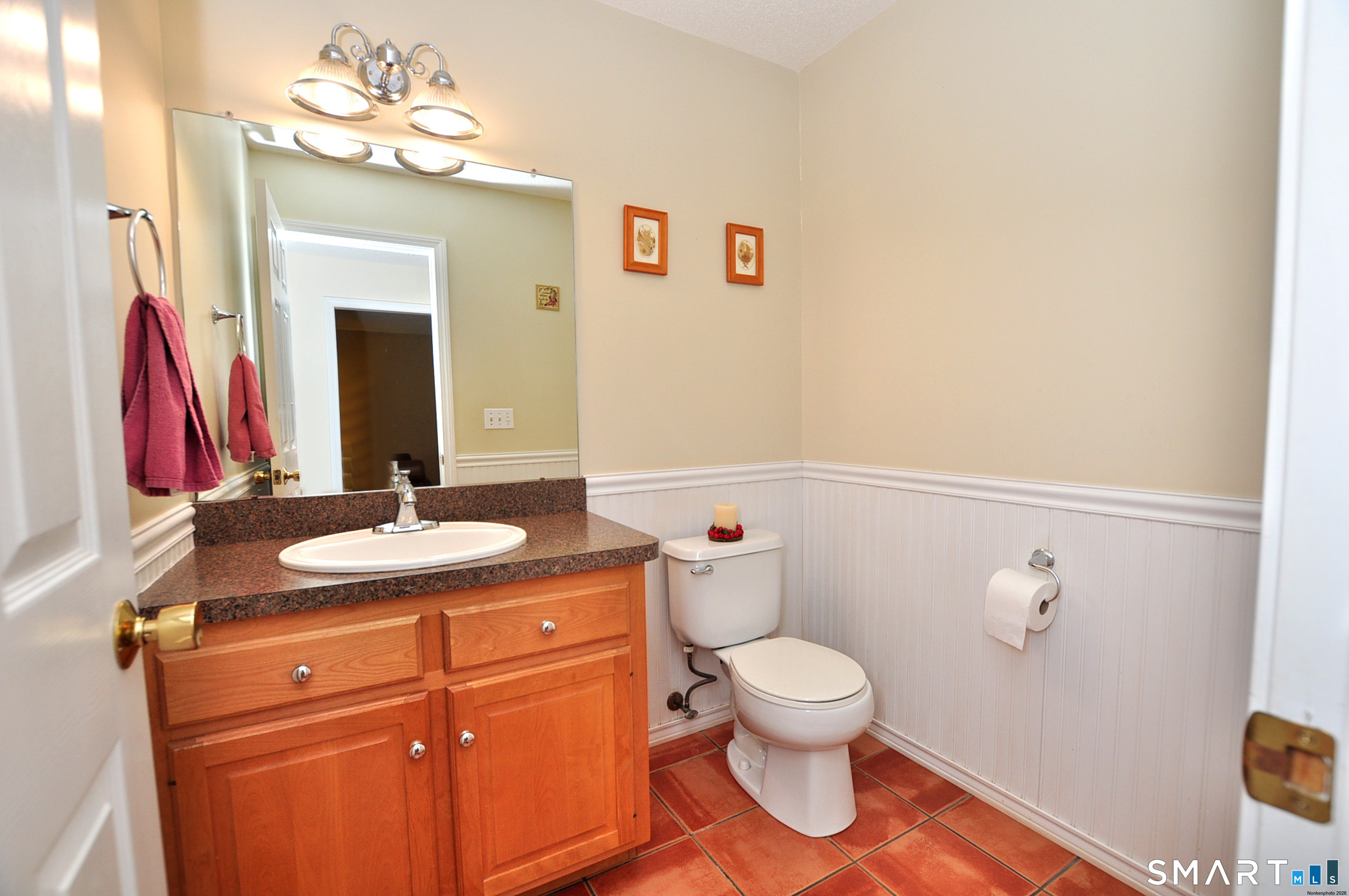 87 Gilbert Lane photo 22