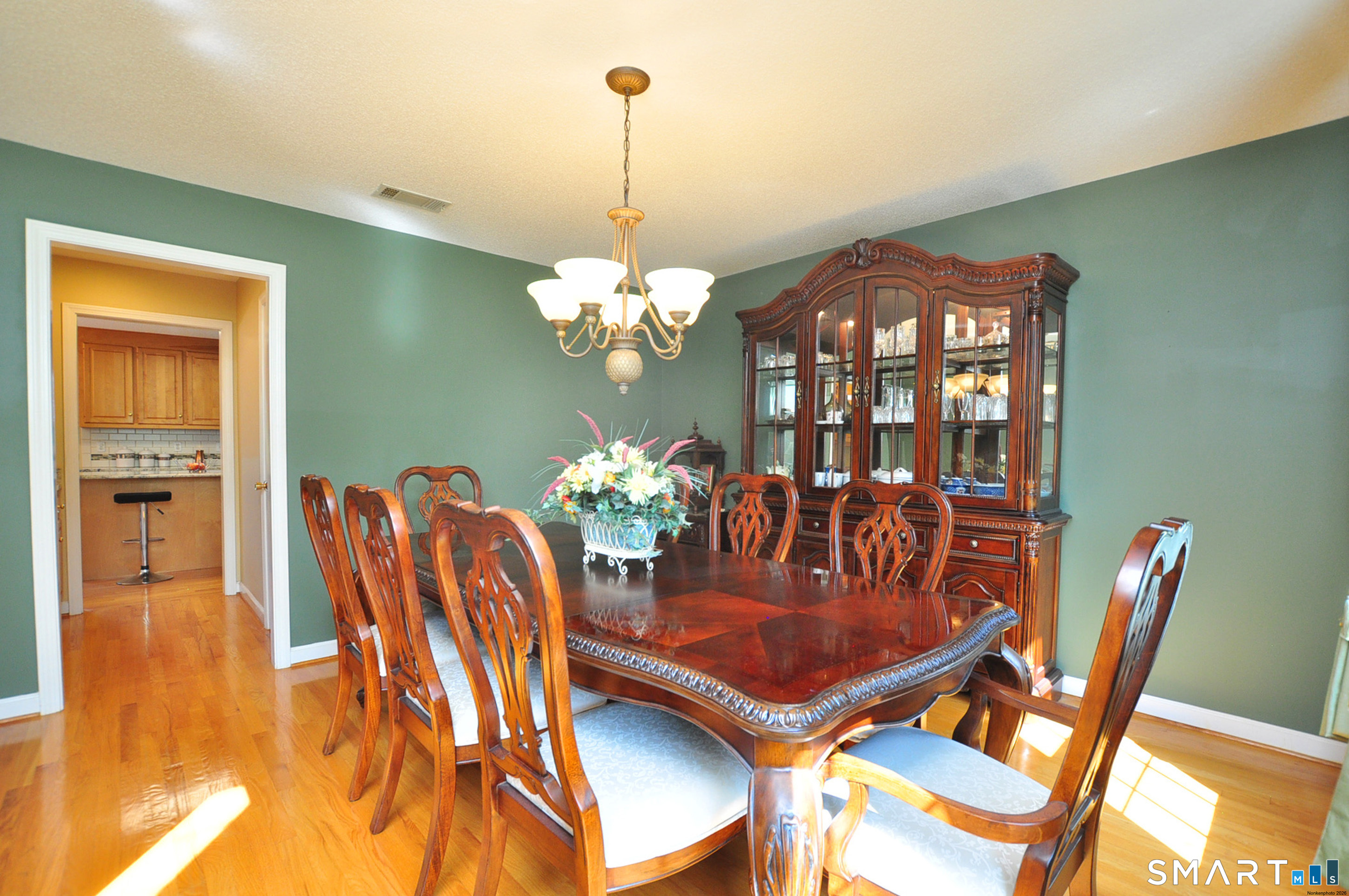 87 Gilbert Lane photo 24