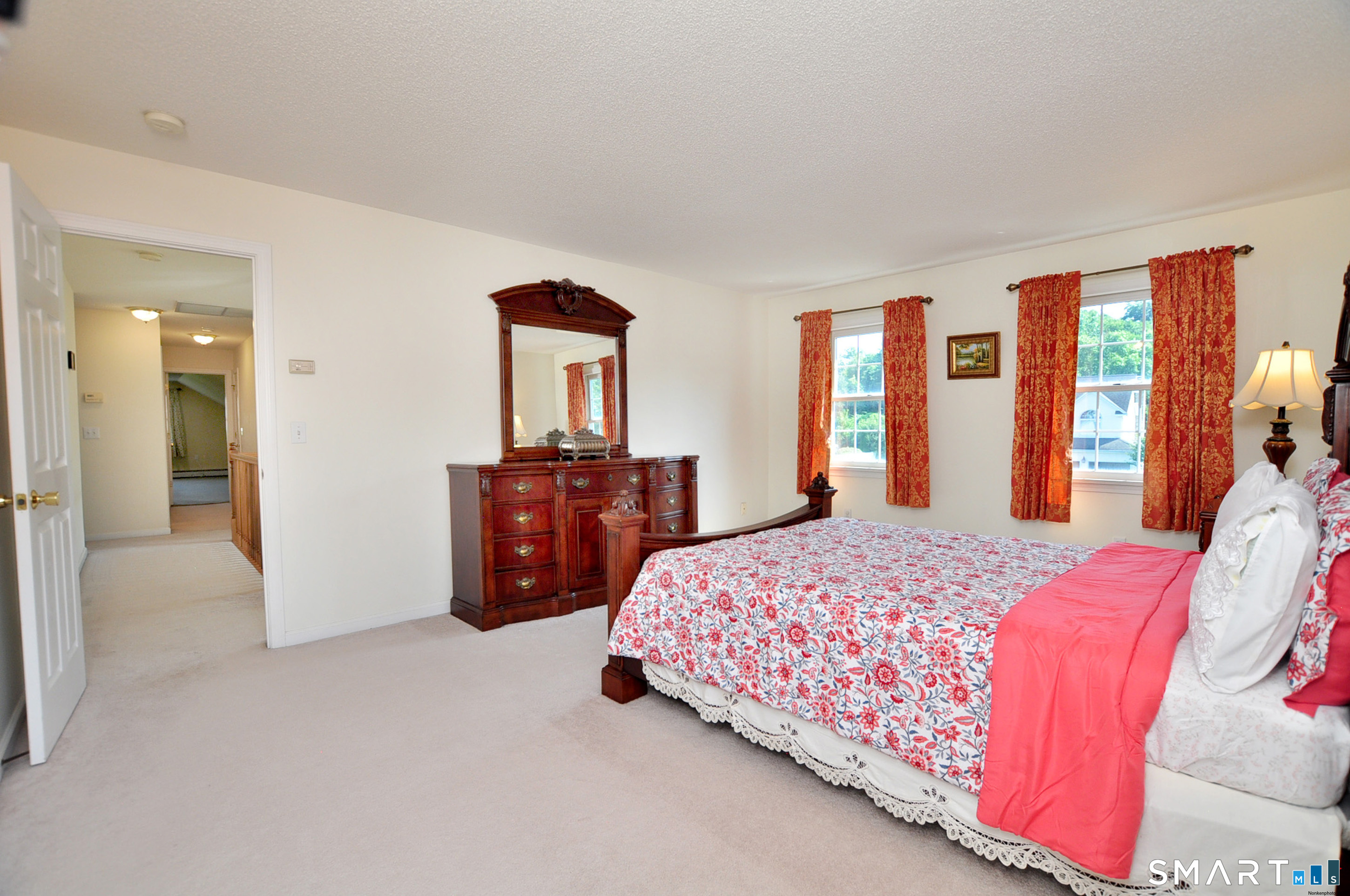 87 Gilbert Lane photo 27