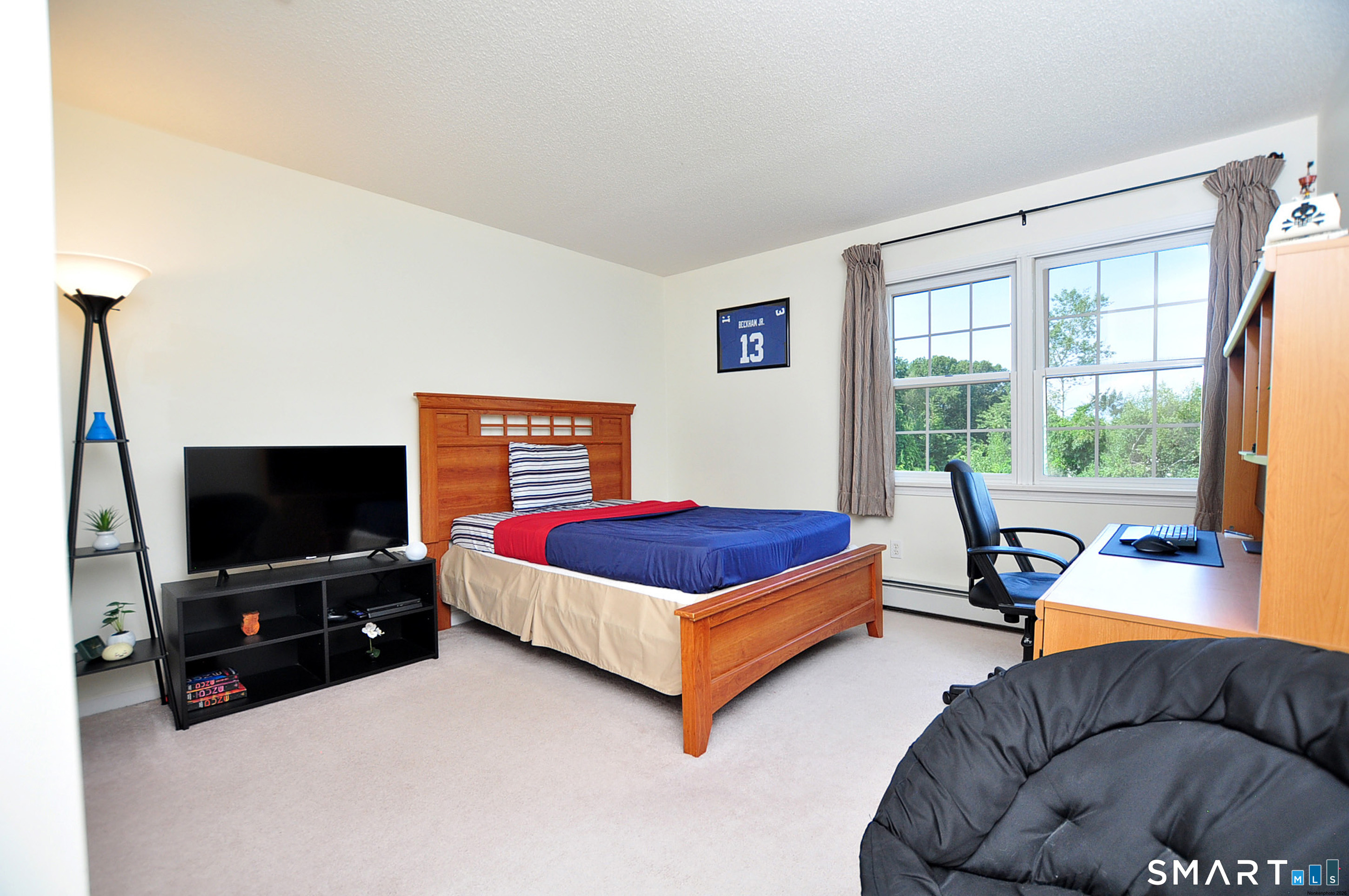 87 Gilbert Lane photo 33