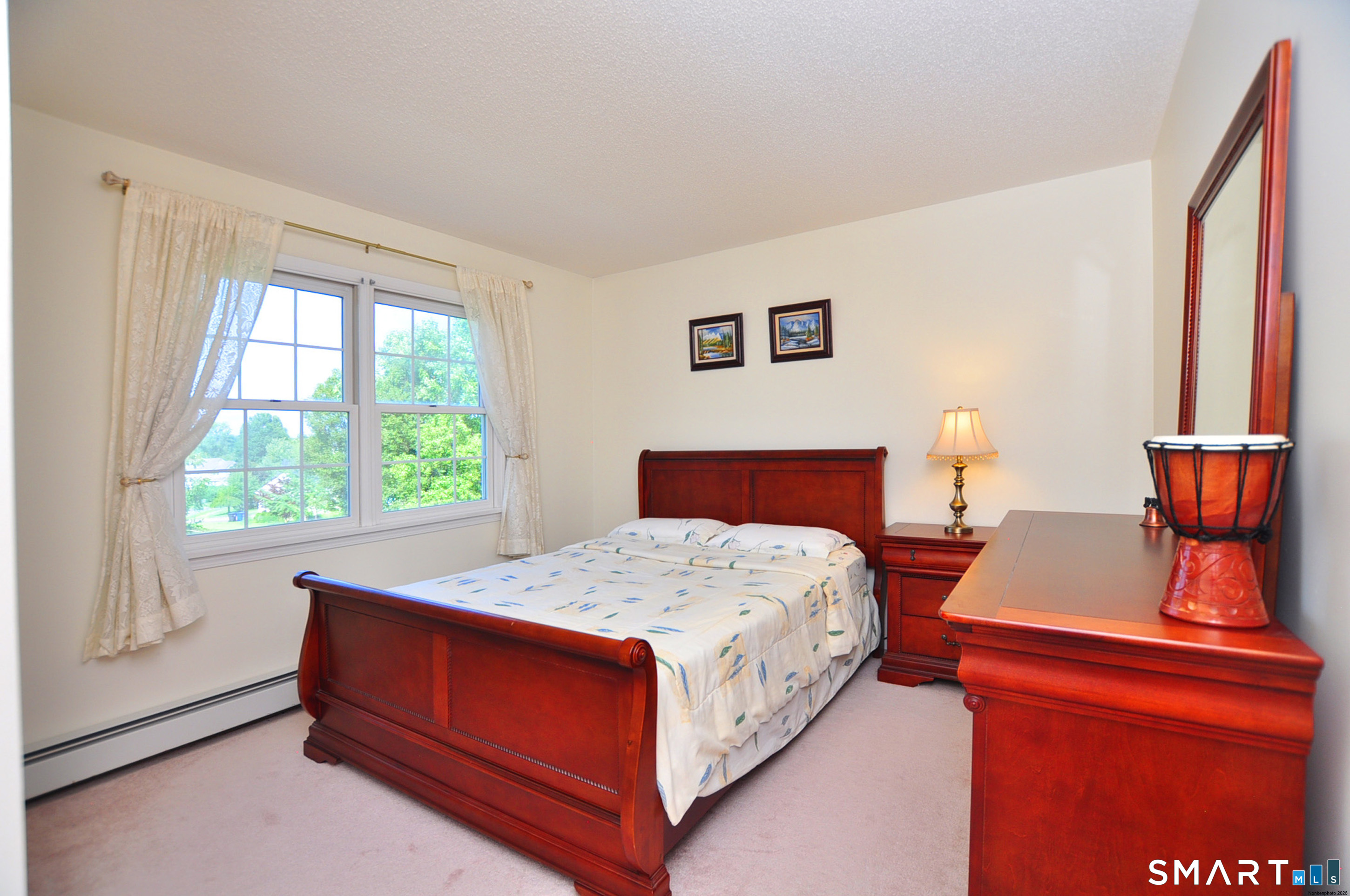 87 Gilbert Lane photo 34