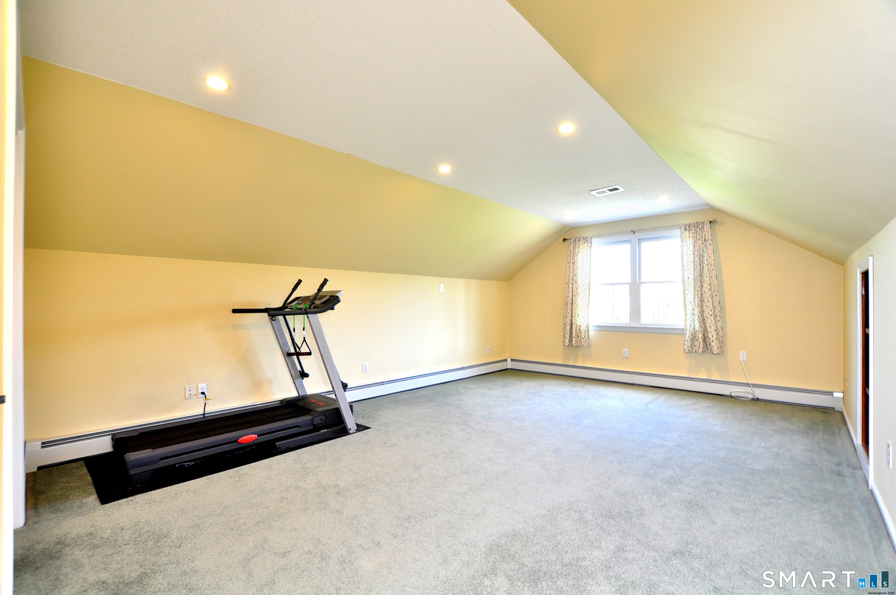87 Gilbert Lane photo 35
