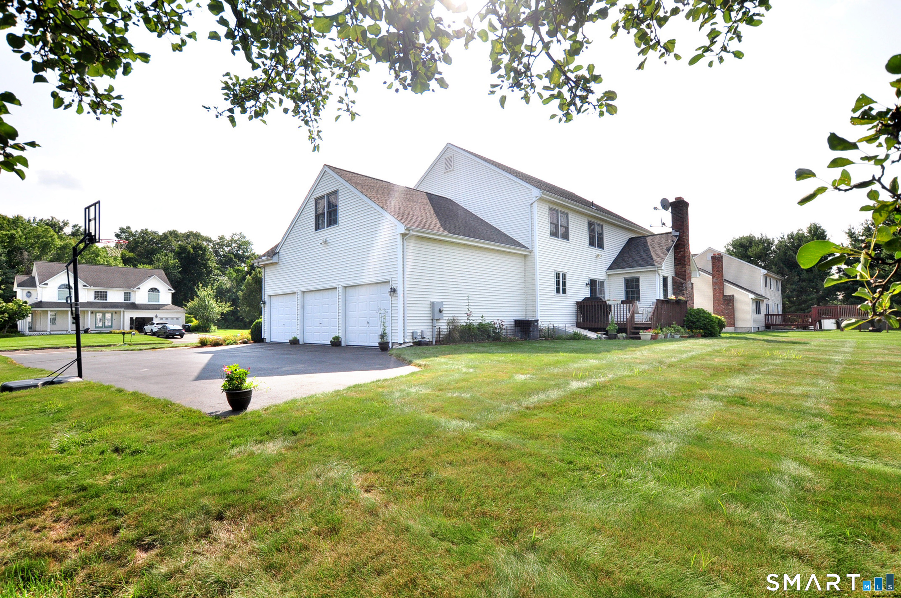 87 Gilbert Lane photo 40