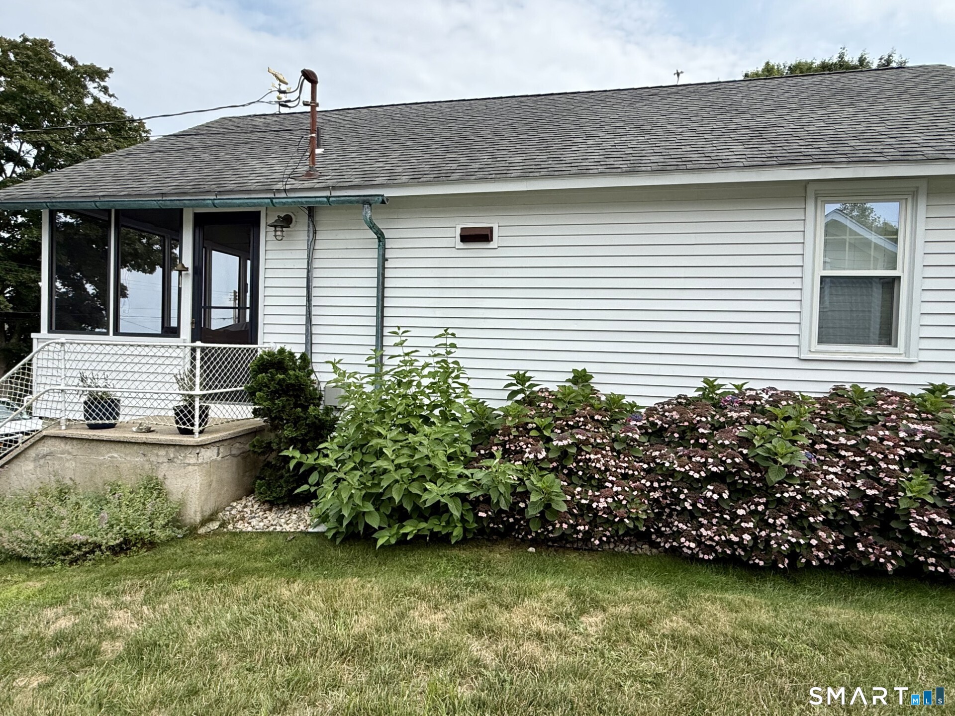 10 Reeves Avenue photo 3
