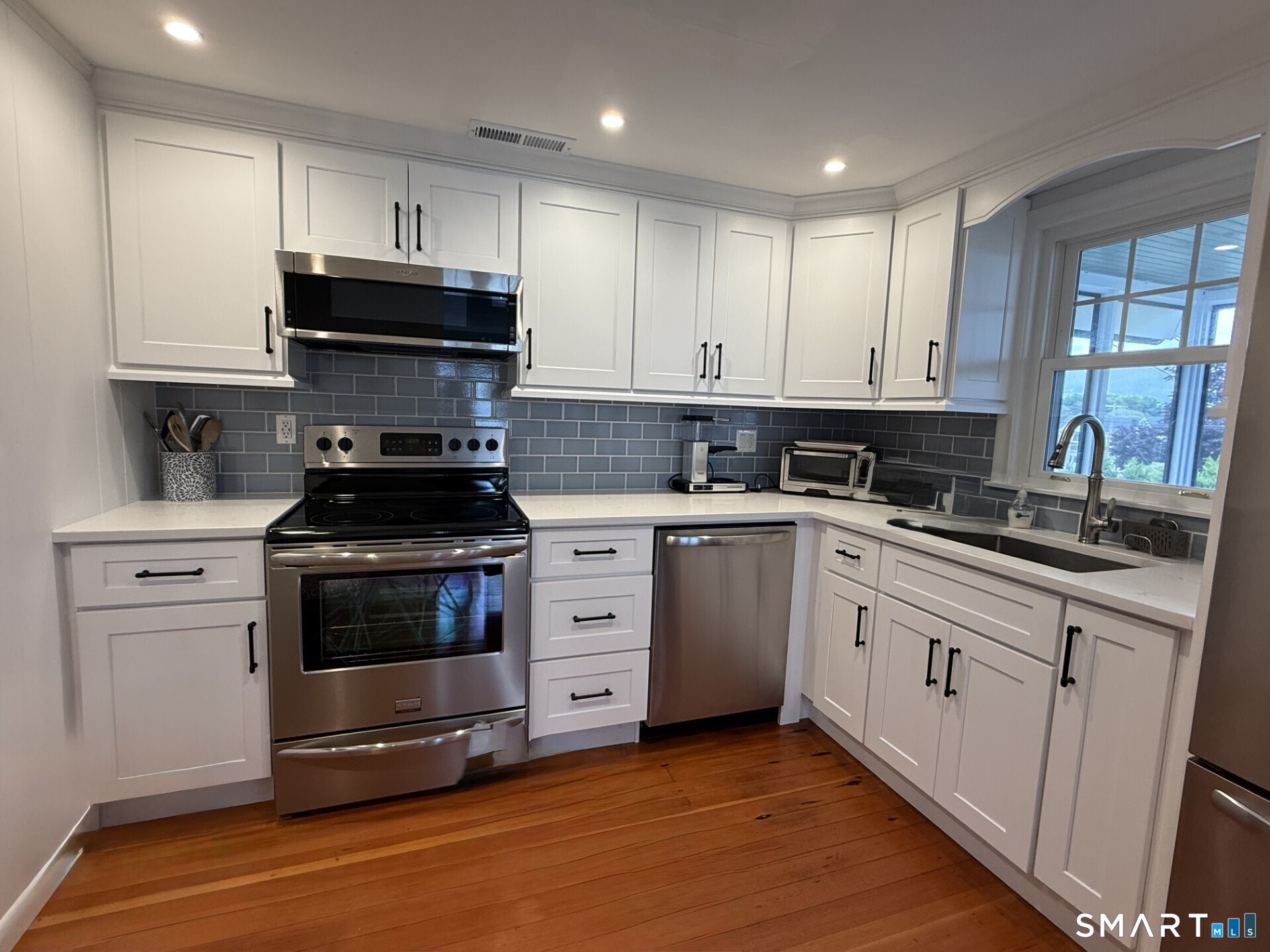10 Reeves Avenue photo 12