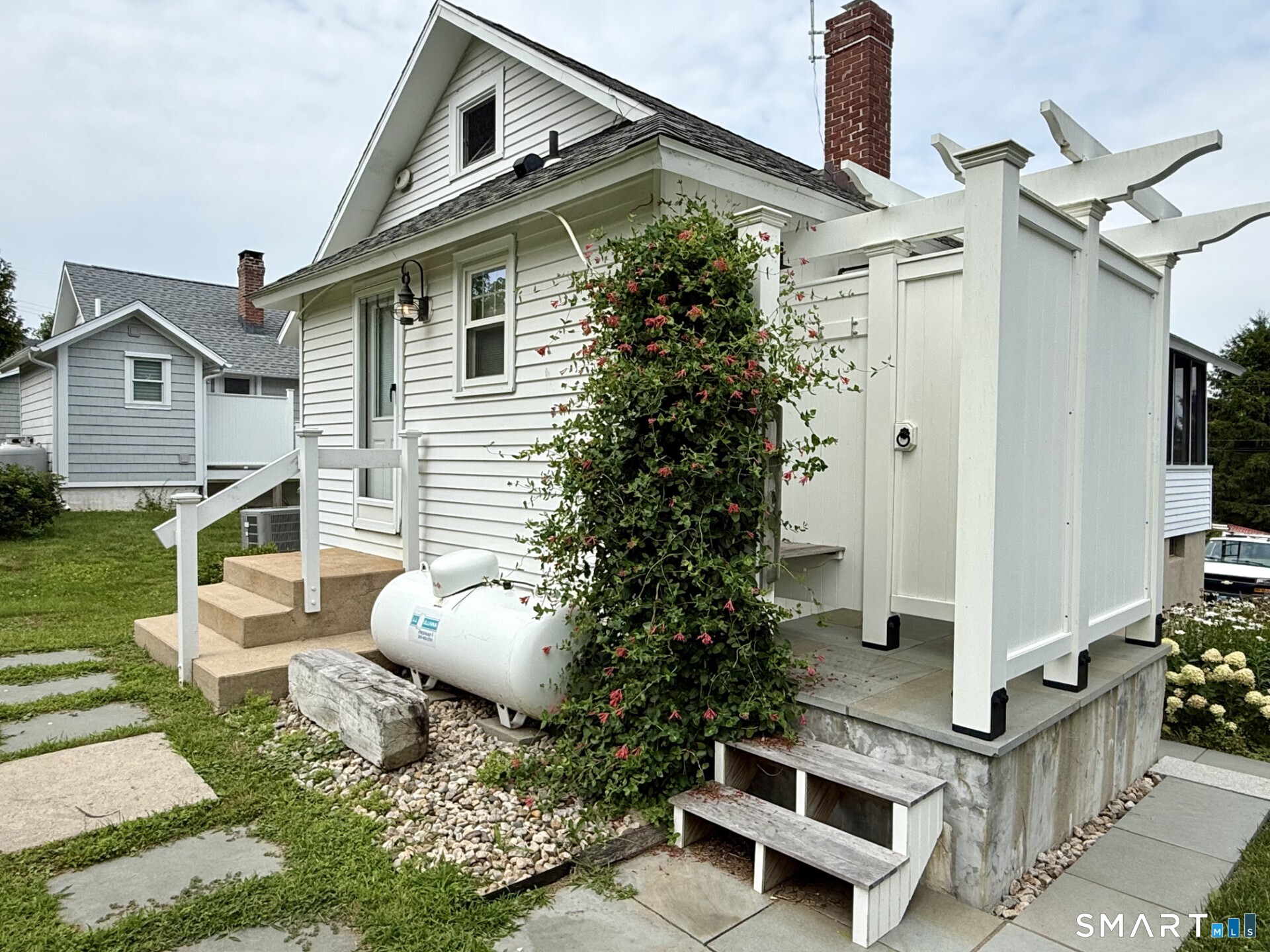10 Reeves Avenue photo 18