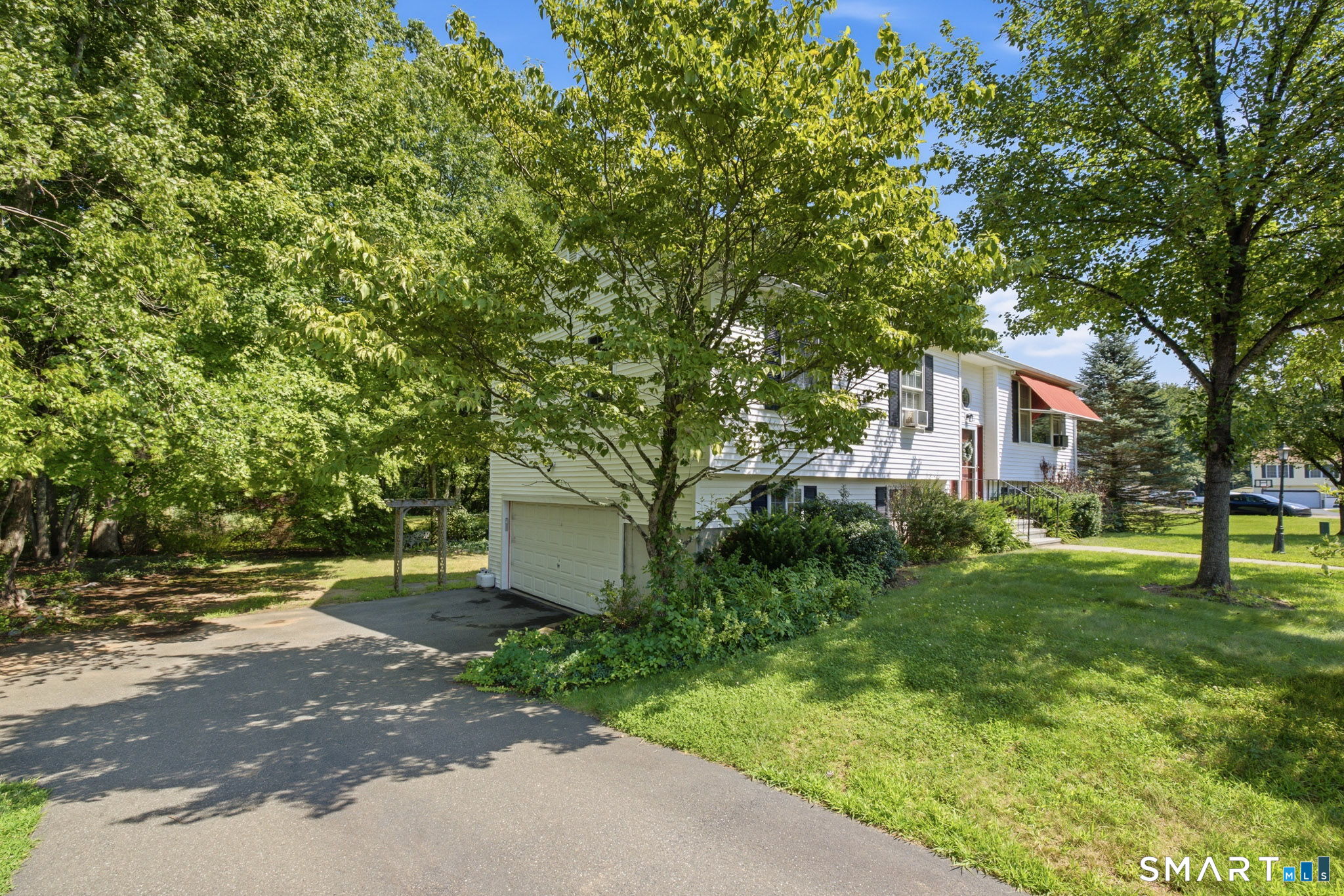 3rd image of 25 Samantha Ln, Madison, CT 06443 | MLS# 24198297