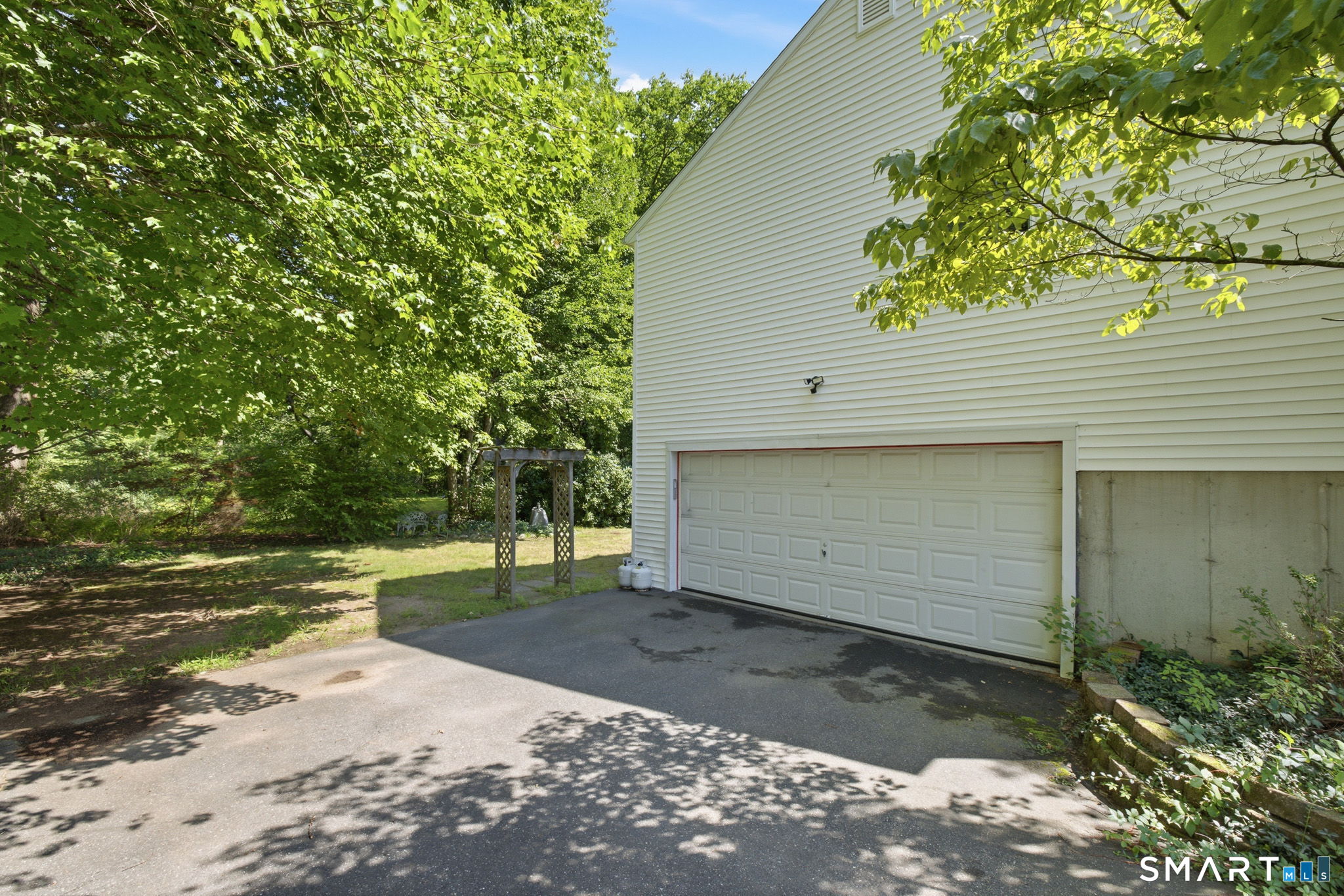 4th image of 25 Samantha Ln, Madison, CT 06443 | MLS# 24198297