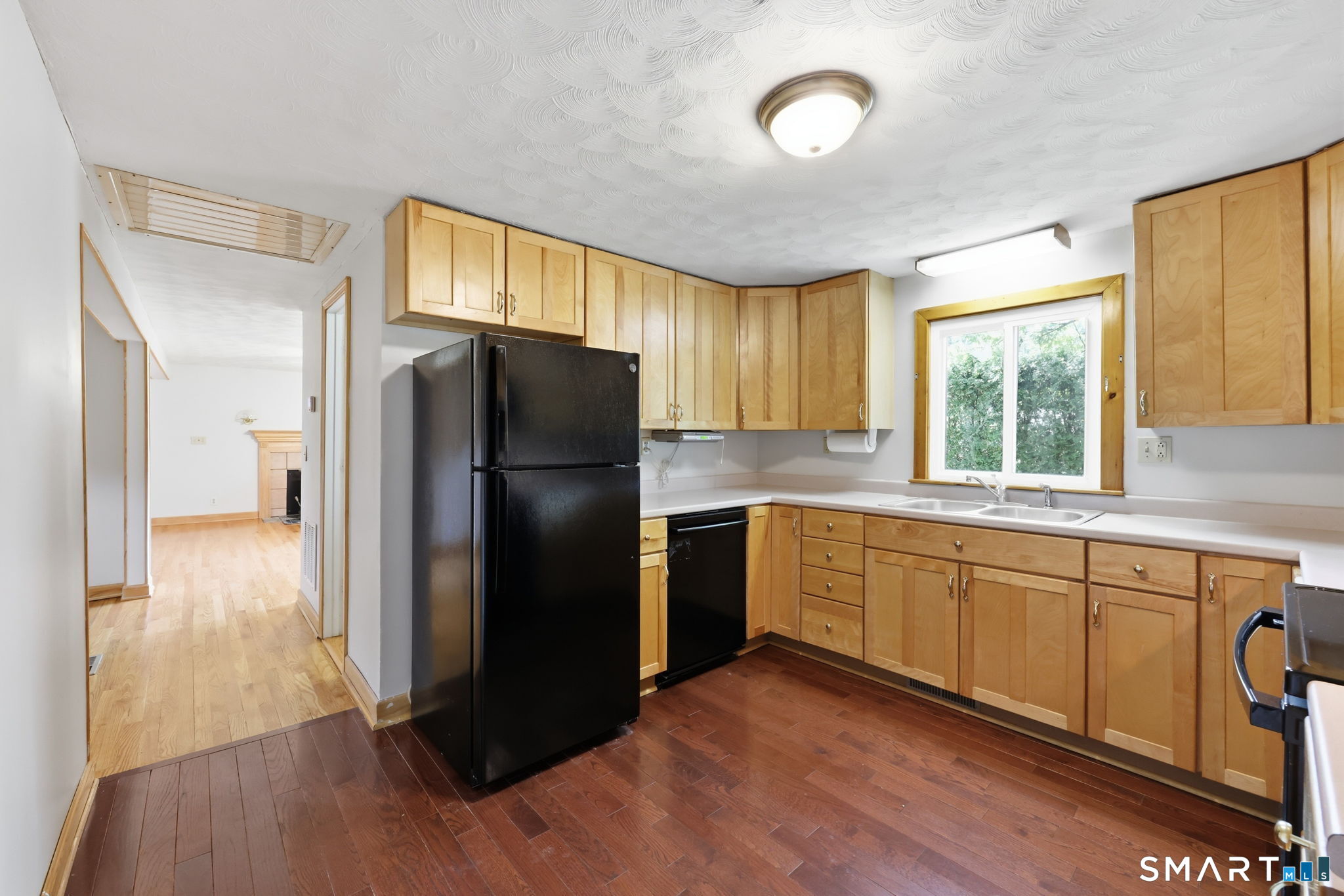 186 Jackson Drive photo 2