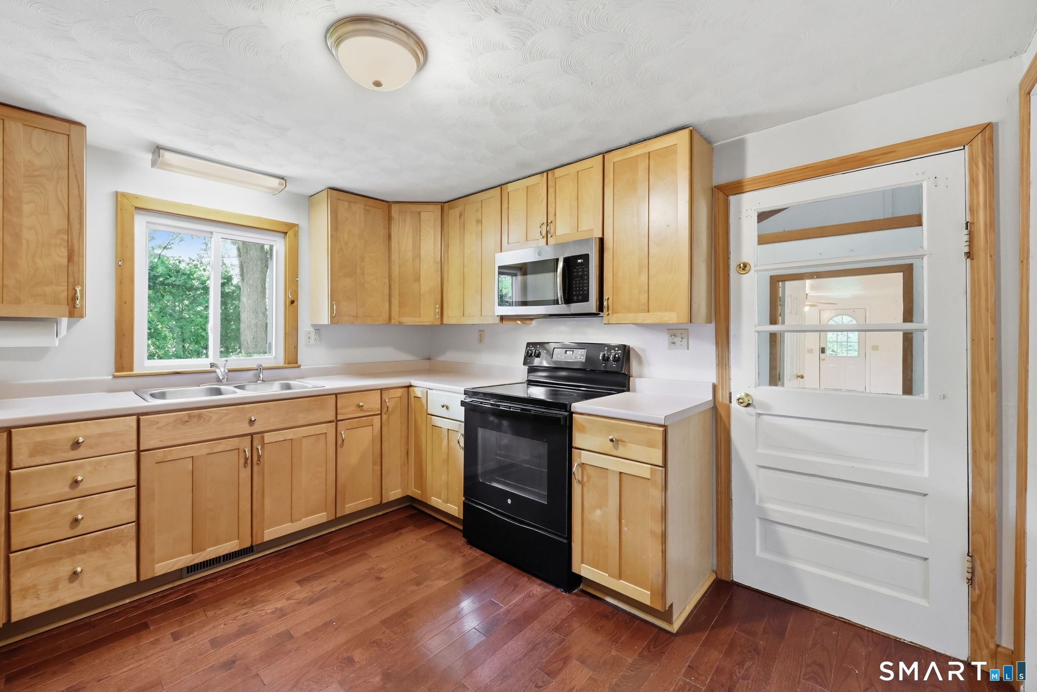 186 Jackson Drive photo 3