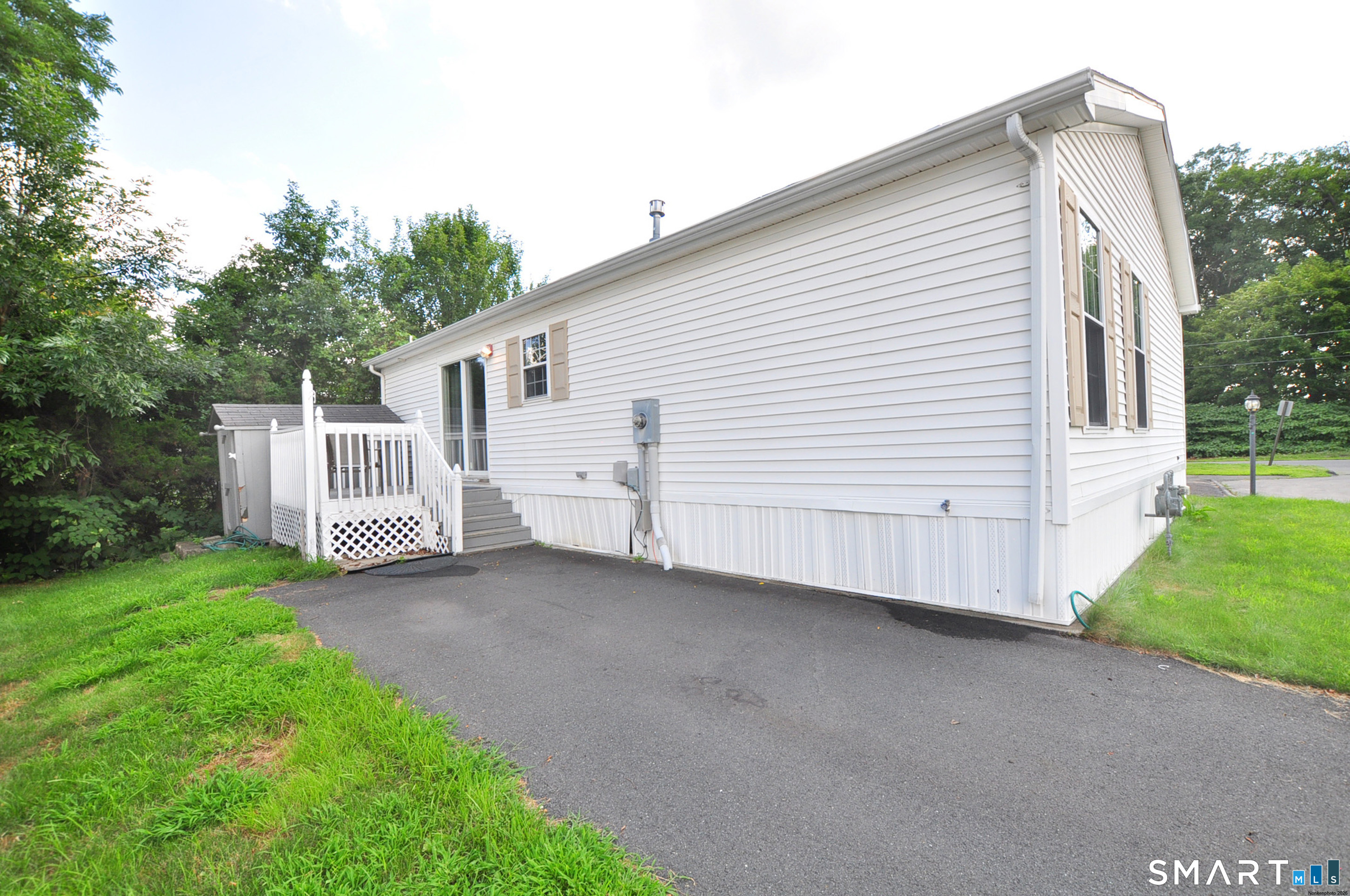 4th image of 1 Laurel Cir, East Windsor, CT 06088 | MLS# 24198319
