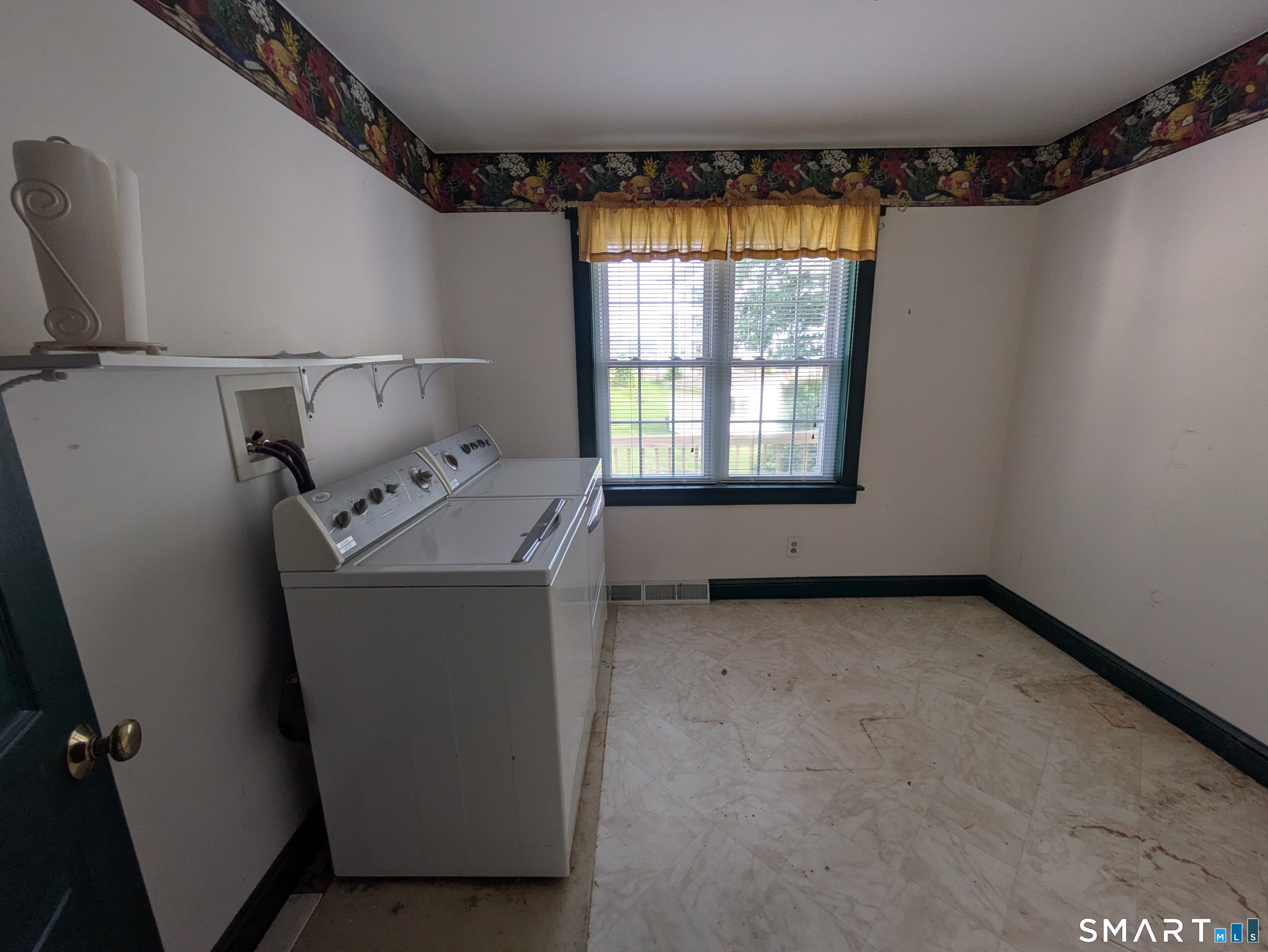 261 Coram Road photo 13