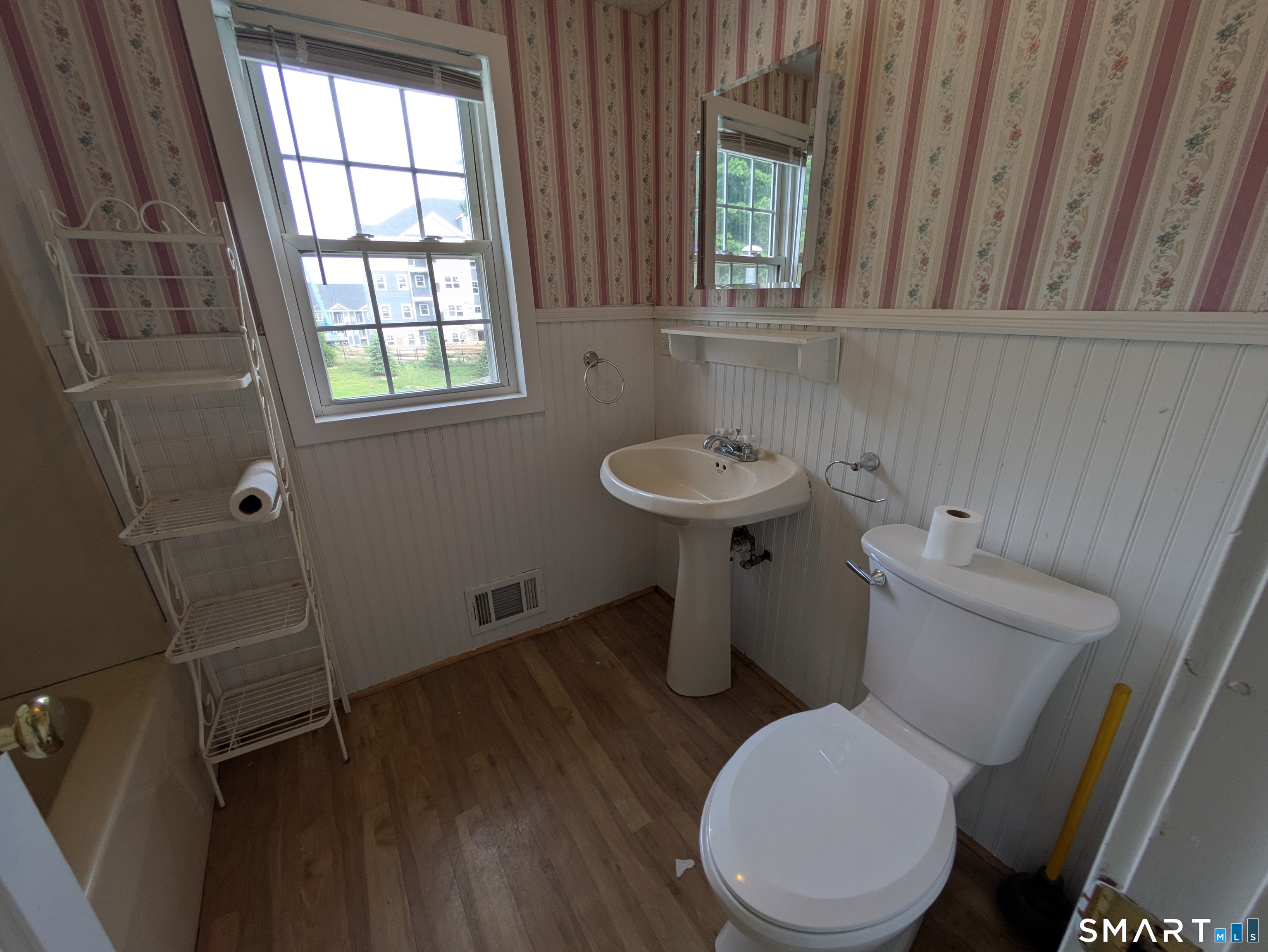 261 Coram Road photo 20
