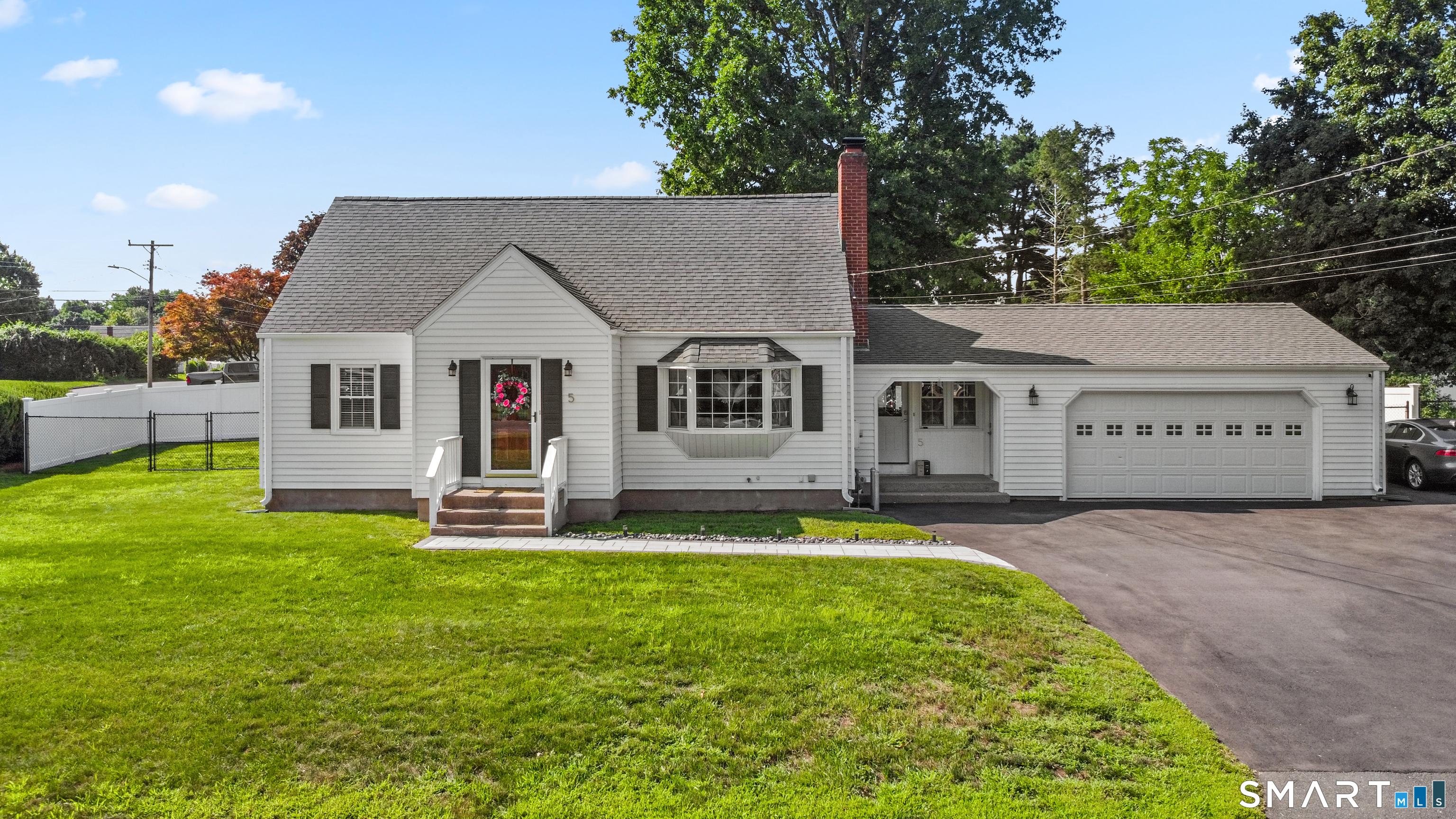 5 Depietro Drive photo 2
