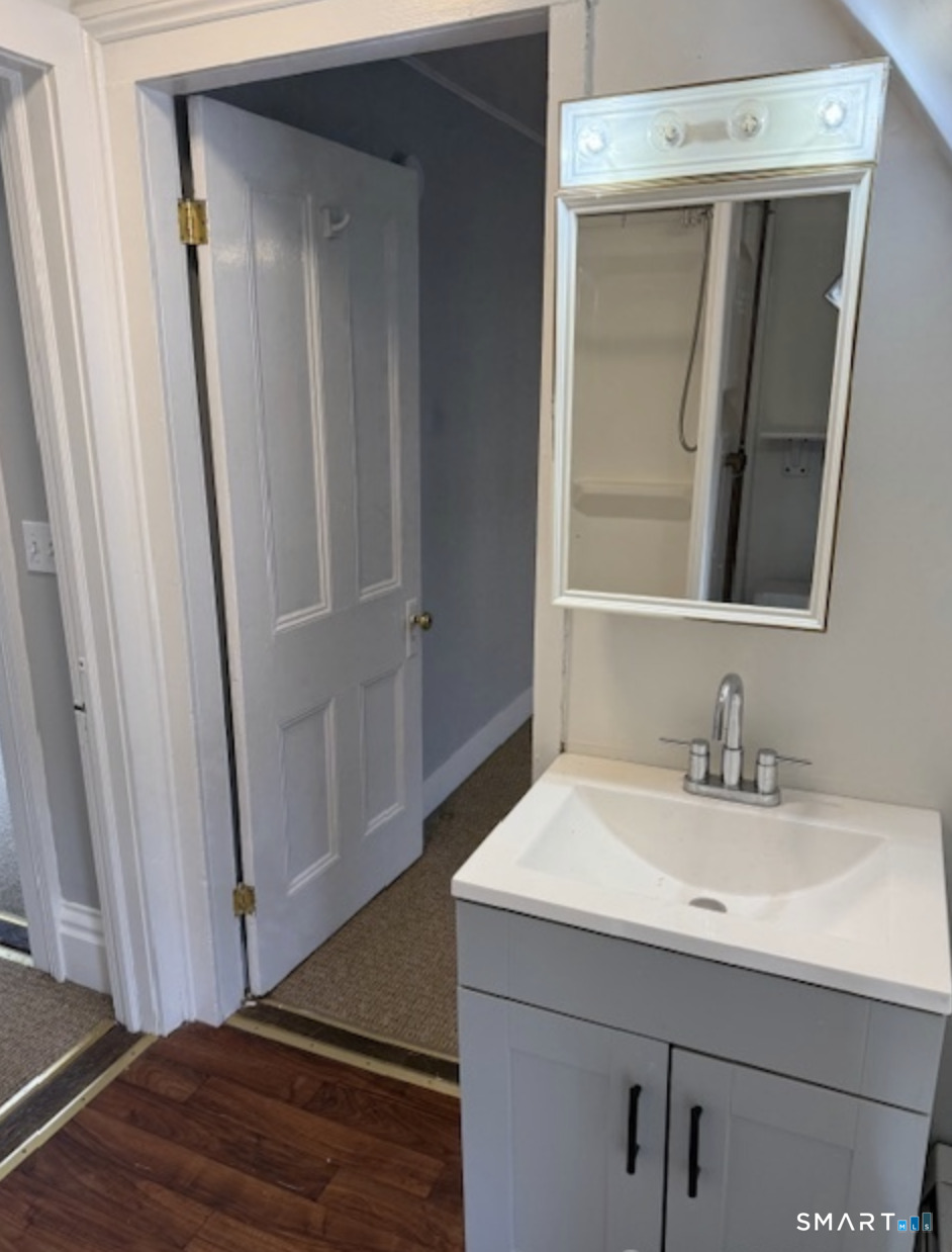 21 Broadway Avenue photo 10