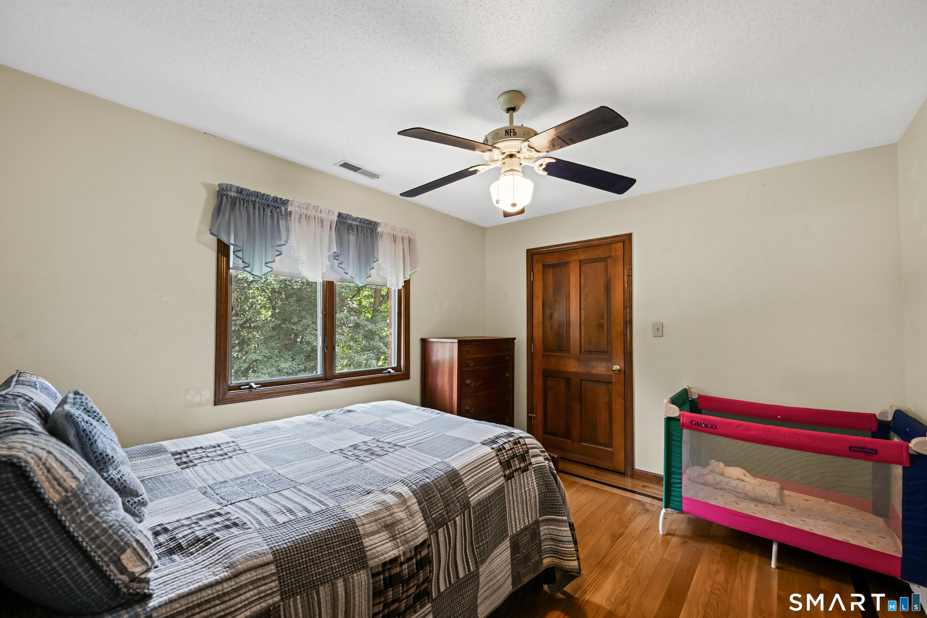 555 Davis Street photo 22