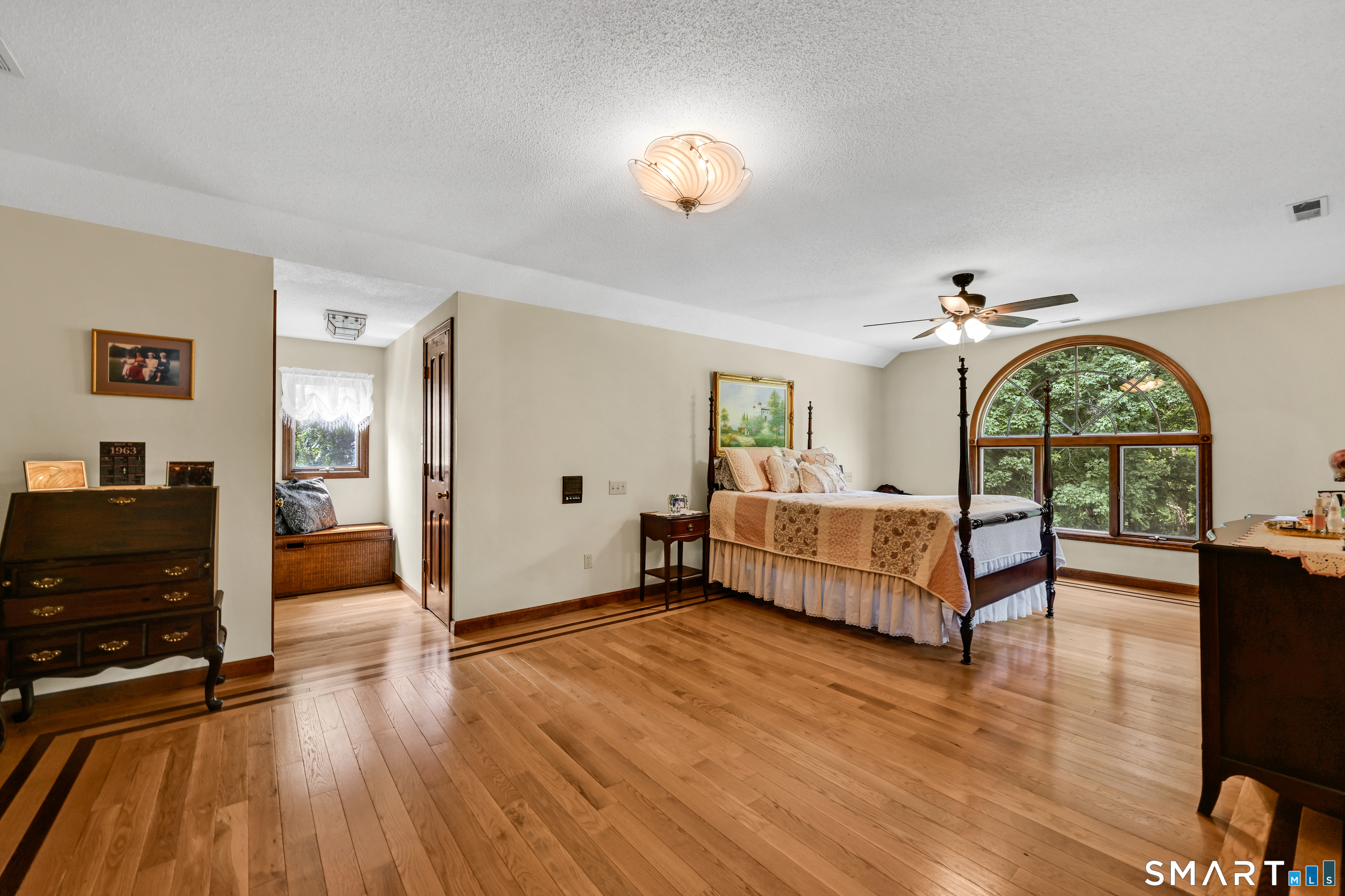 555 Davis Street photo 17