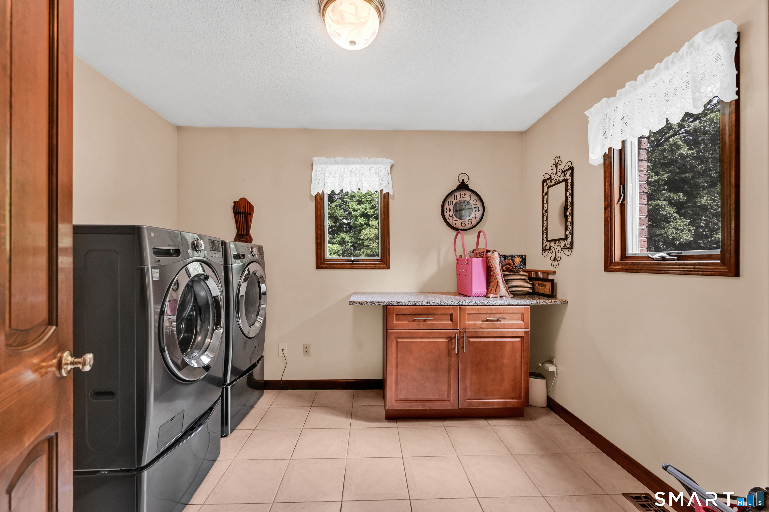 555 Davis Street photo 15