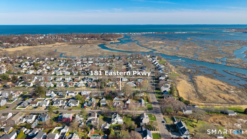 181 Eastern Parkway photo 3